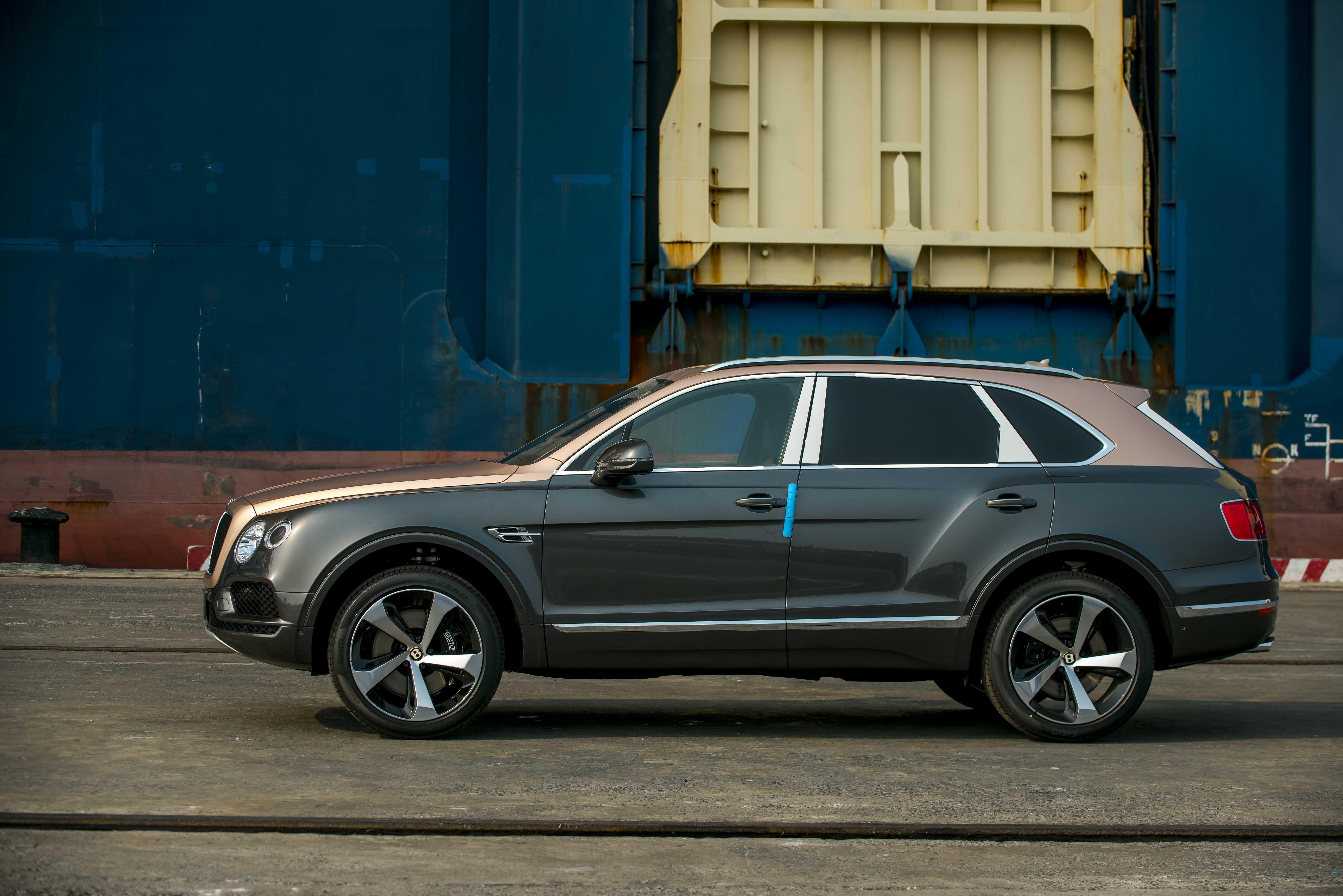 Bentley Bentayga V8 ban ky niem 100 nam anh 10