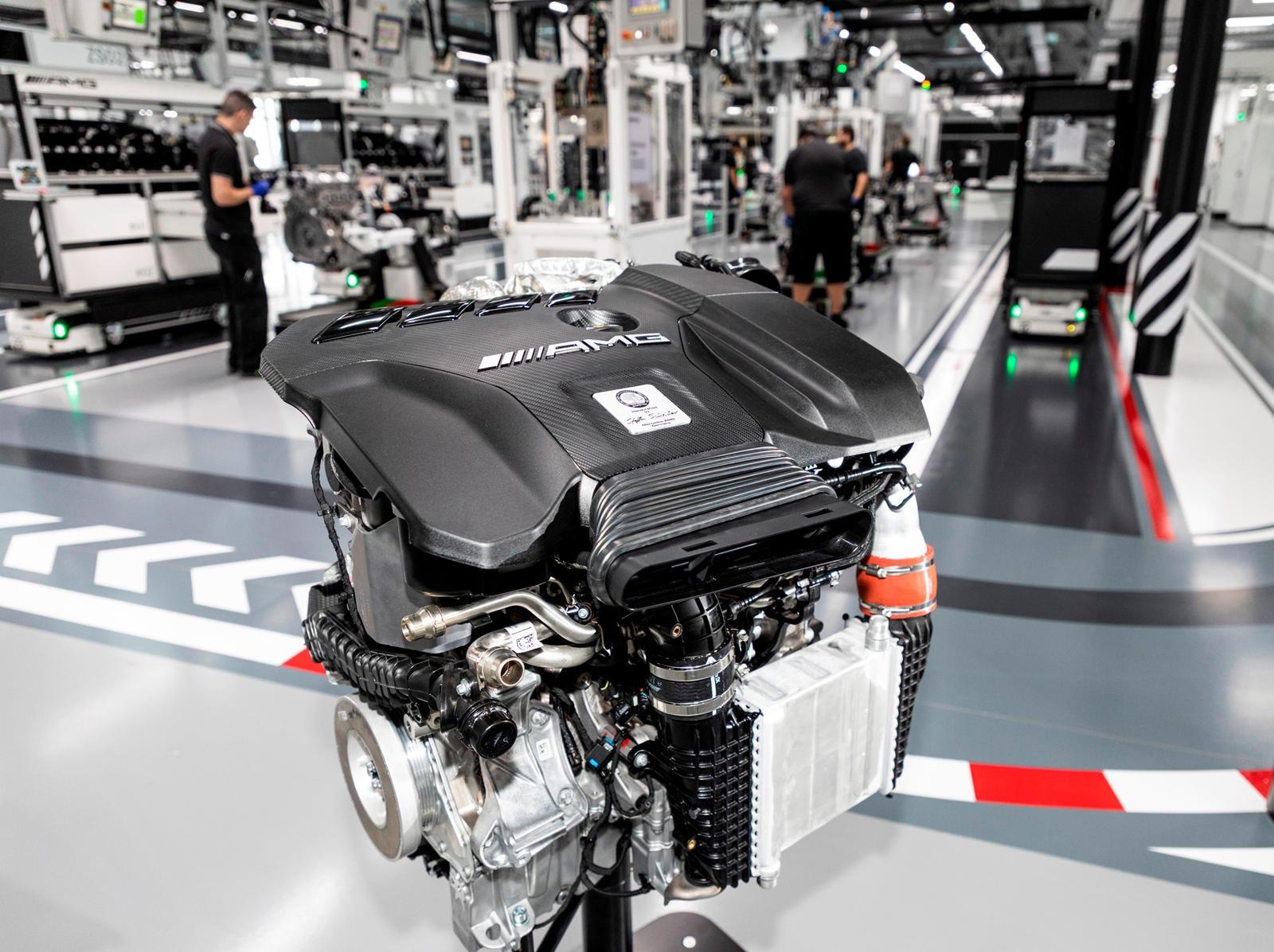 Động cơ Mercedes-AMG 2.0L mạnh nhất thế giới ảnh 1 Dong co Mercedes-AMG 2.0L manh nhat the gioi anh 1