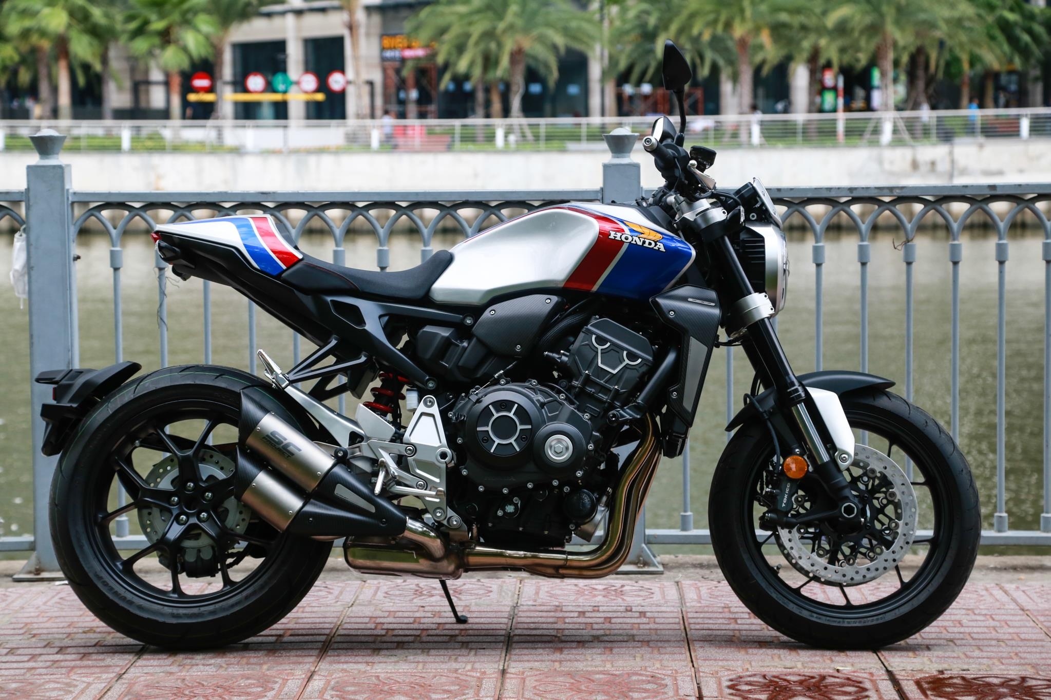 Honda CB1000R Plus Limited Edition 2019 cap ben VN, gia gan 500 trieu hinh anh
