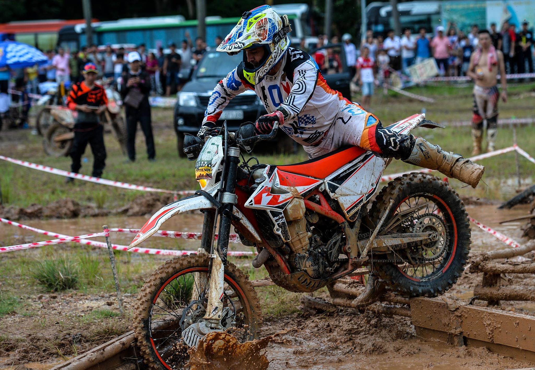 Giai dua moto dia hinh kho nhat VN anh 9