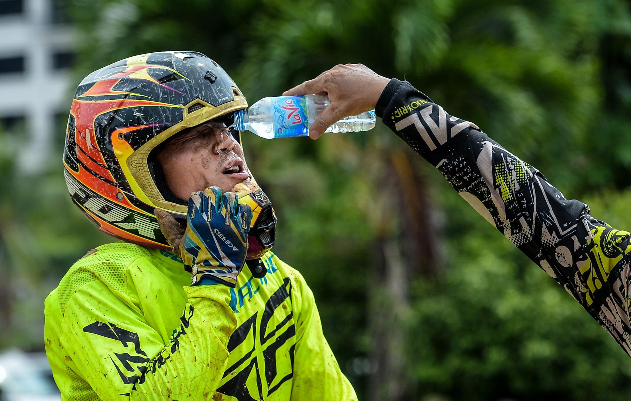 Giai dua moto dia hinh kho nhat VN anh 11