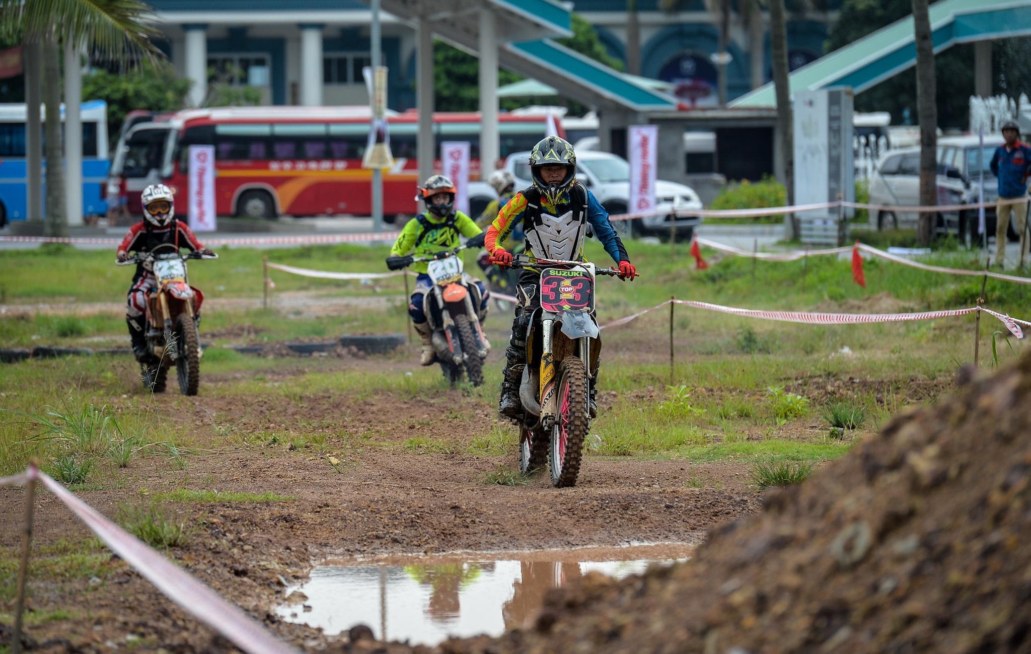 Giai dua moto dia hinh kho nhat VN anh 1