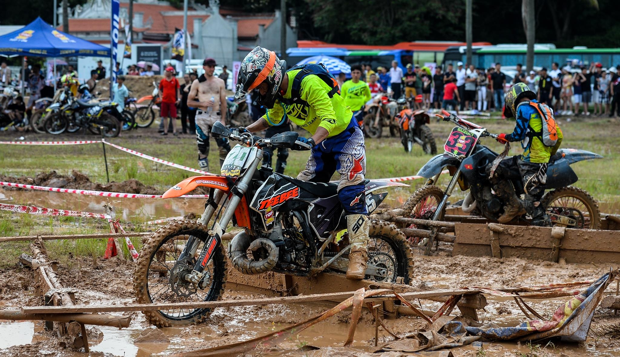 Giai dua moto dia hinh kho nhat VN anh 3