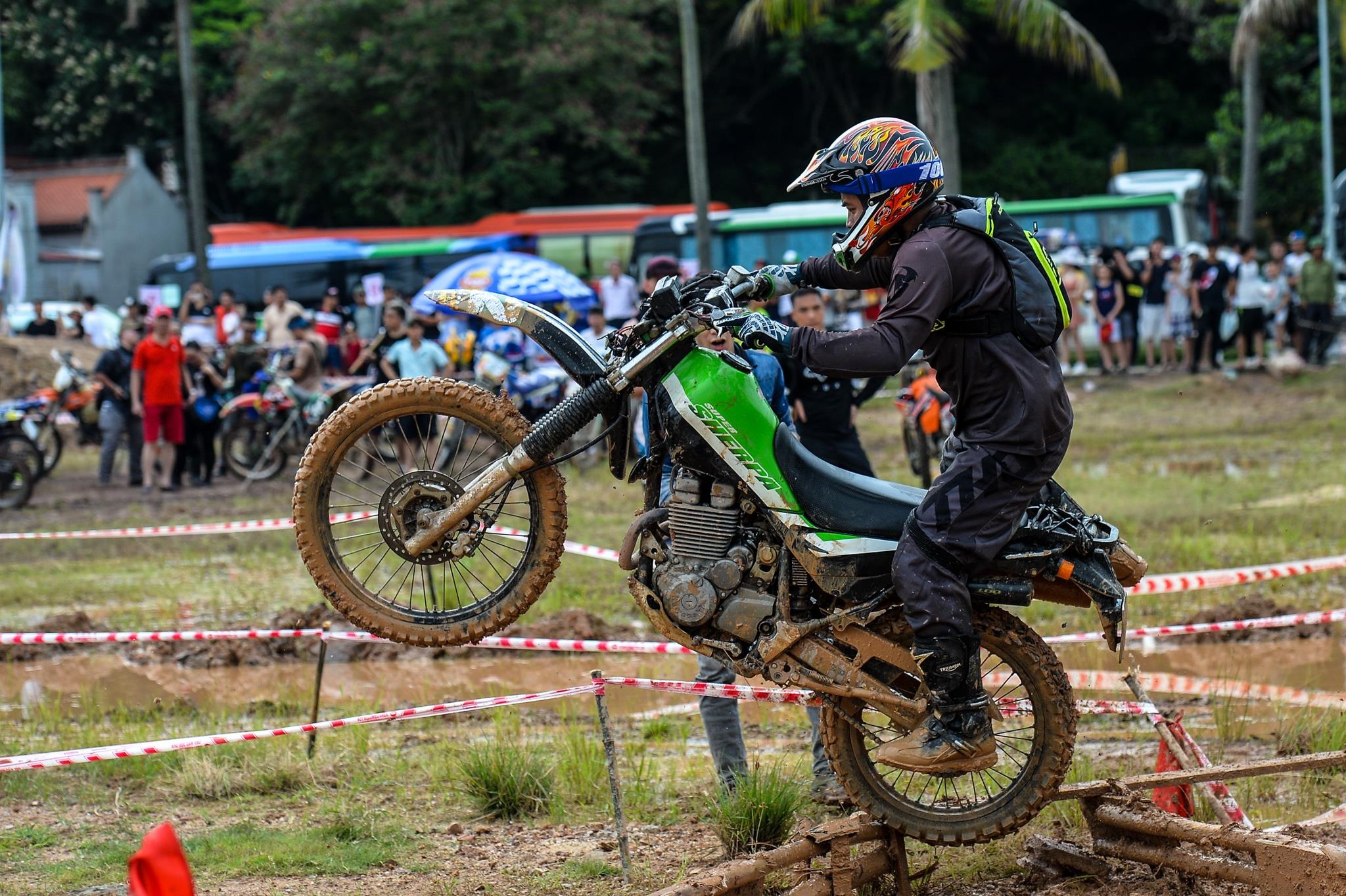 Giai dua moto dia hinh kho nhat VN anh 5