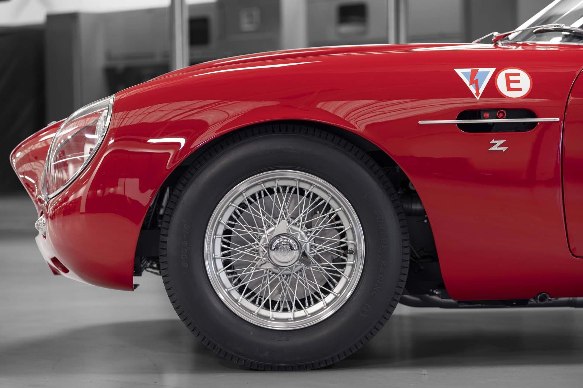 Aston Martin hoi sinh sieu xe DB4 GT Zagato anh 3