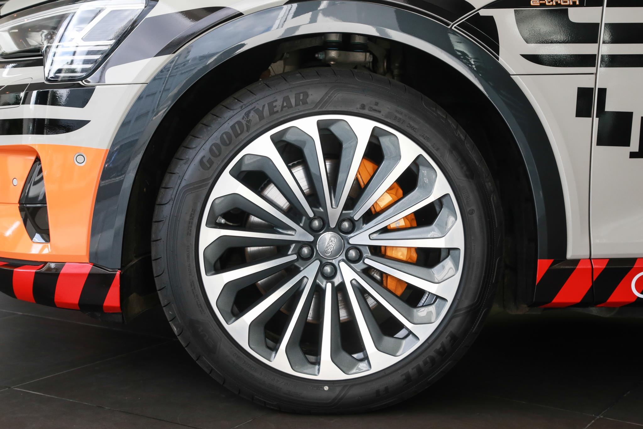 Chiem nguong SUV dien Audi e-tron anh 14