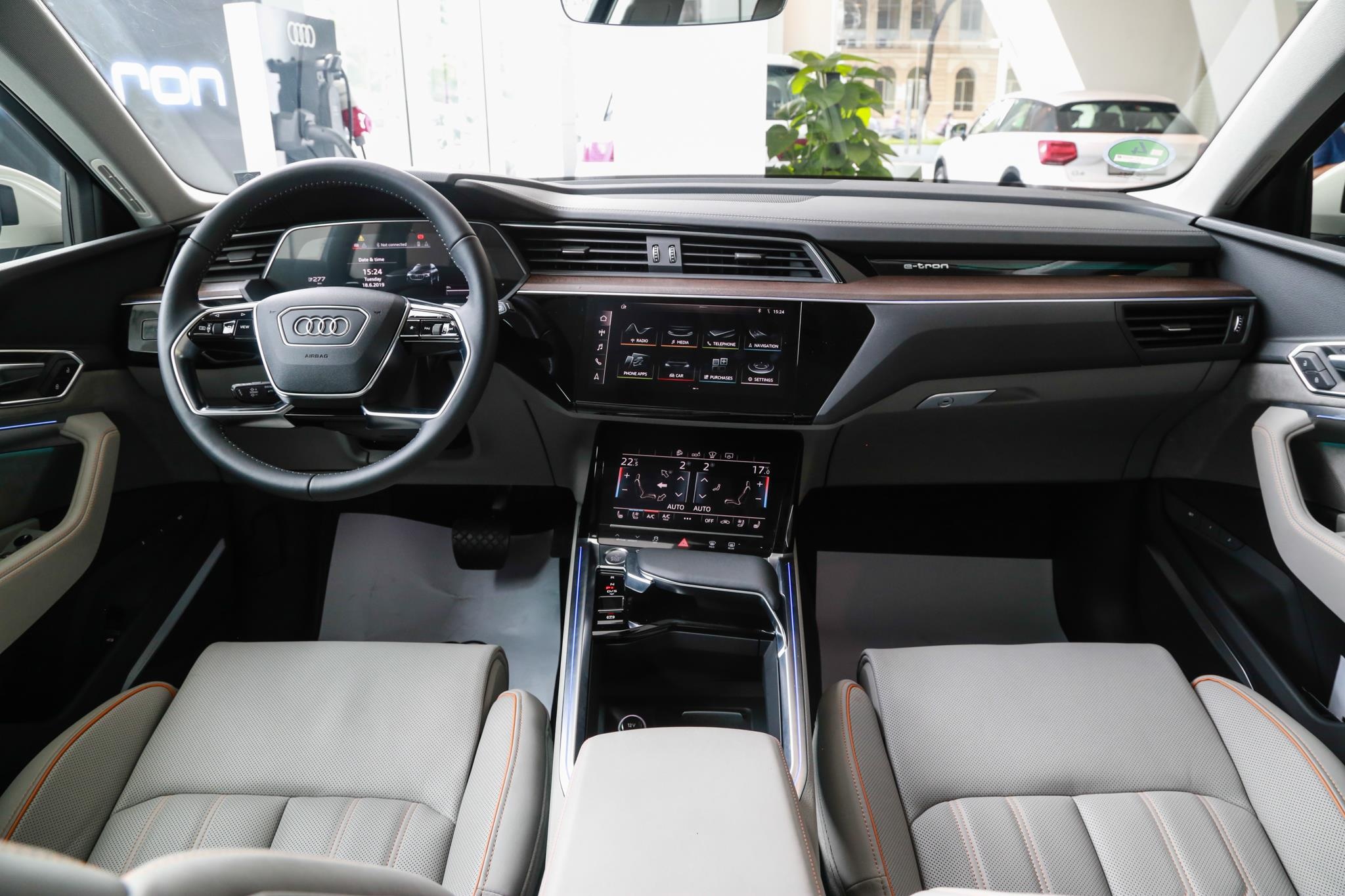 Chiem nguong SUV dien Audi e-tron anh 11