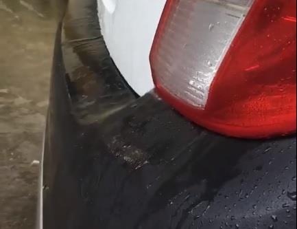 Nguoi dung phat hien VinFast Fadil bi ri bun can sau hinh anh