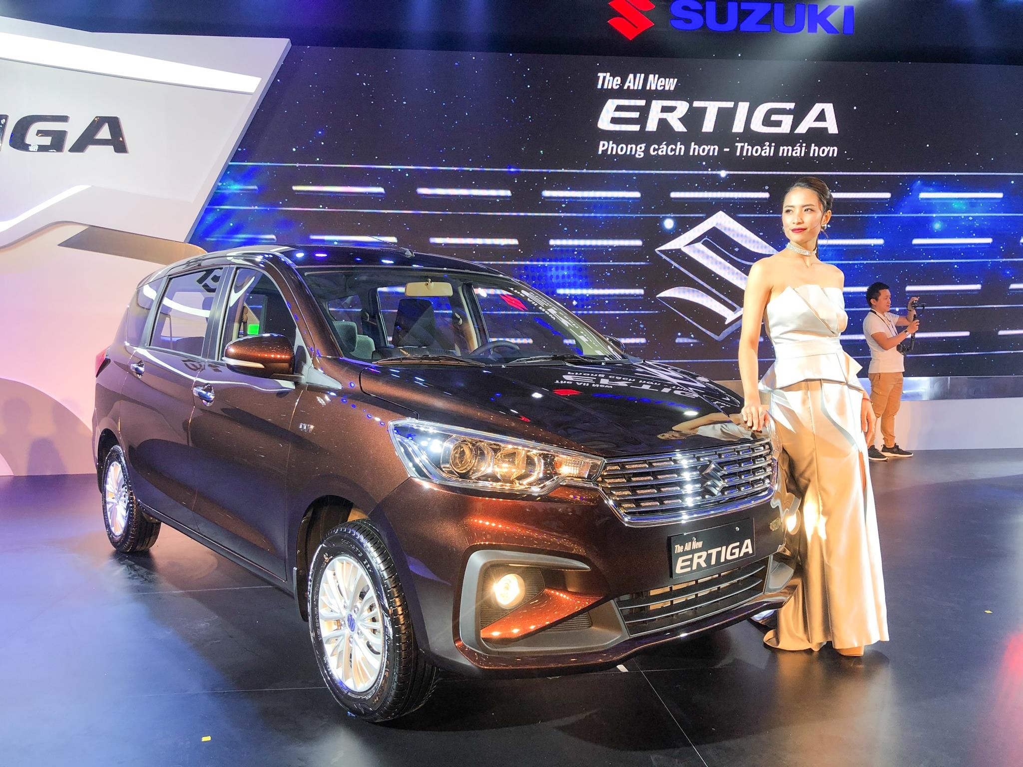 Suzuki Ertiga 2019 co gi de dau voi Mitsubishi Xpander? hinh anh