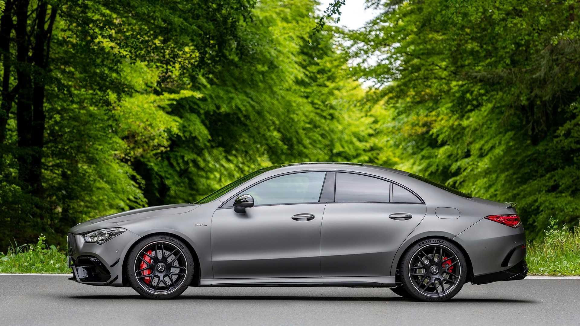 Mercedes-AMG CLA 45 va A 45 ra mat anh 4