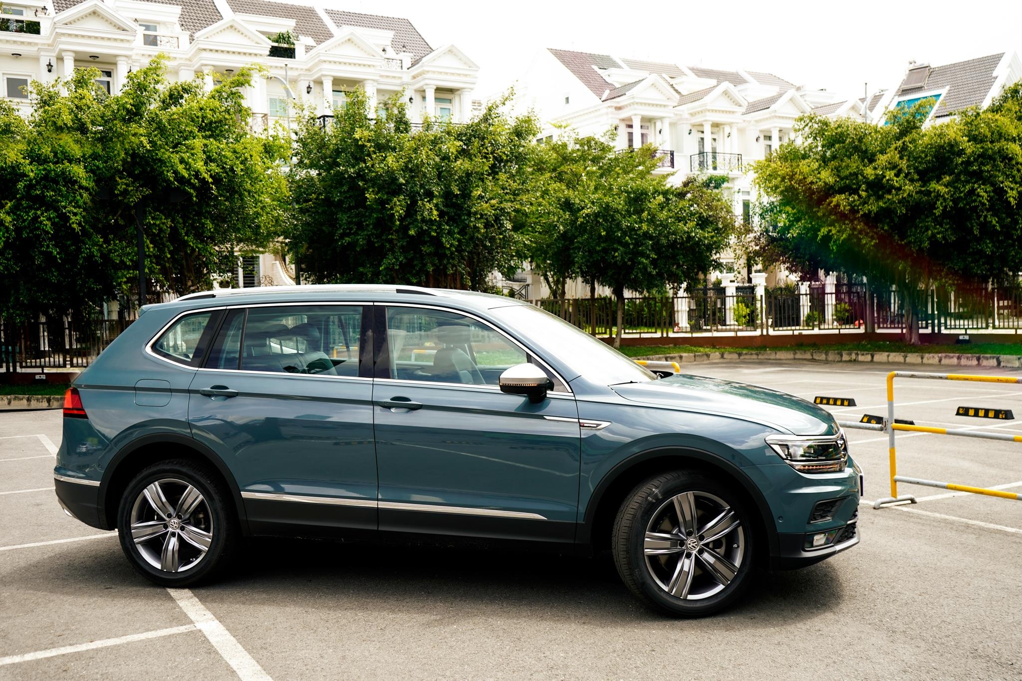 Volkswagen Tiguan Allspace co them ban cao cap anh 2