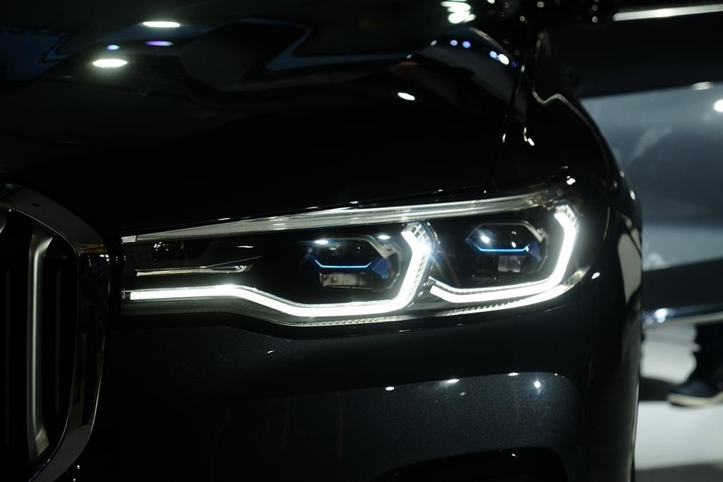 Bo 3 BMW X4,  X5 va X7 ra mat tai VN anh 4