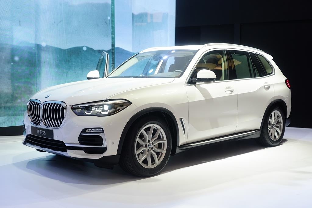 Bo 3 BMW X4,  X5 va X7 ra mat tai VN anh 9