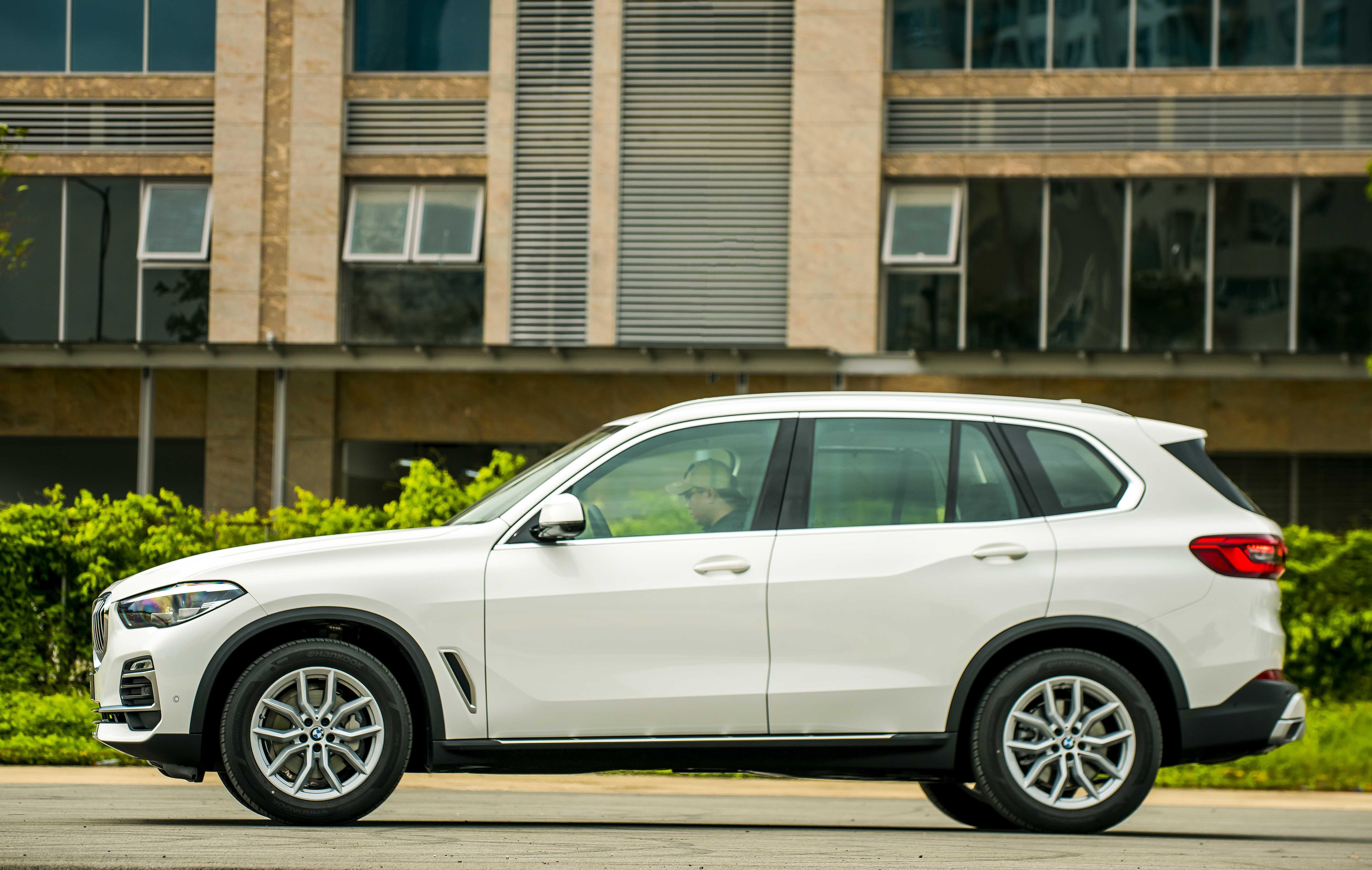 Chi tiet BMW X5 vua ra mat tai VN anh 7