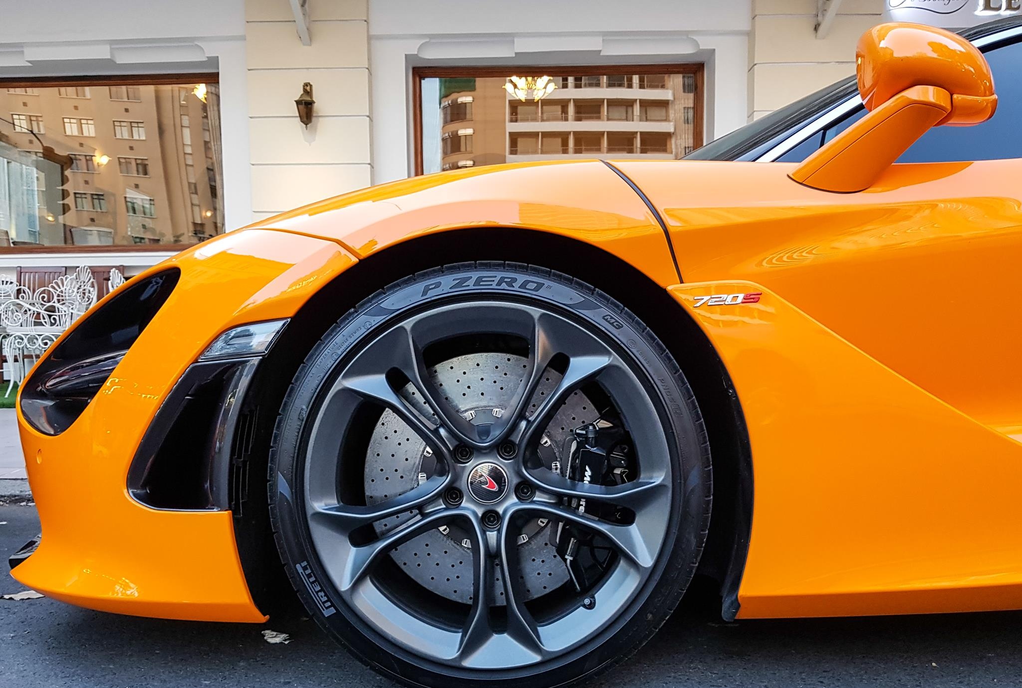 Bo doi sieu xe McLaren 720S xuong pho anh 6