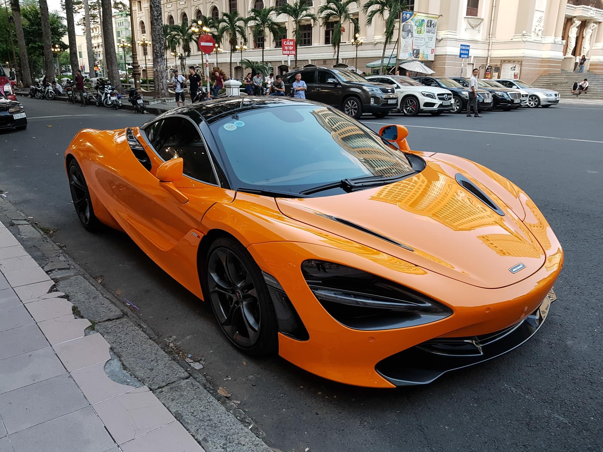 Bo doi sieu xe McLaren 720S xuong pho anh 5