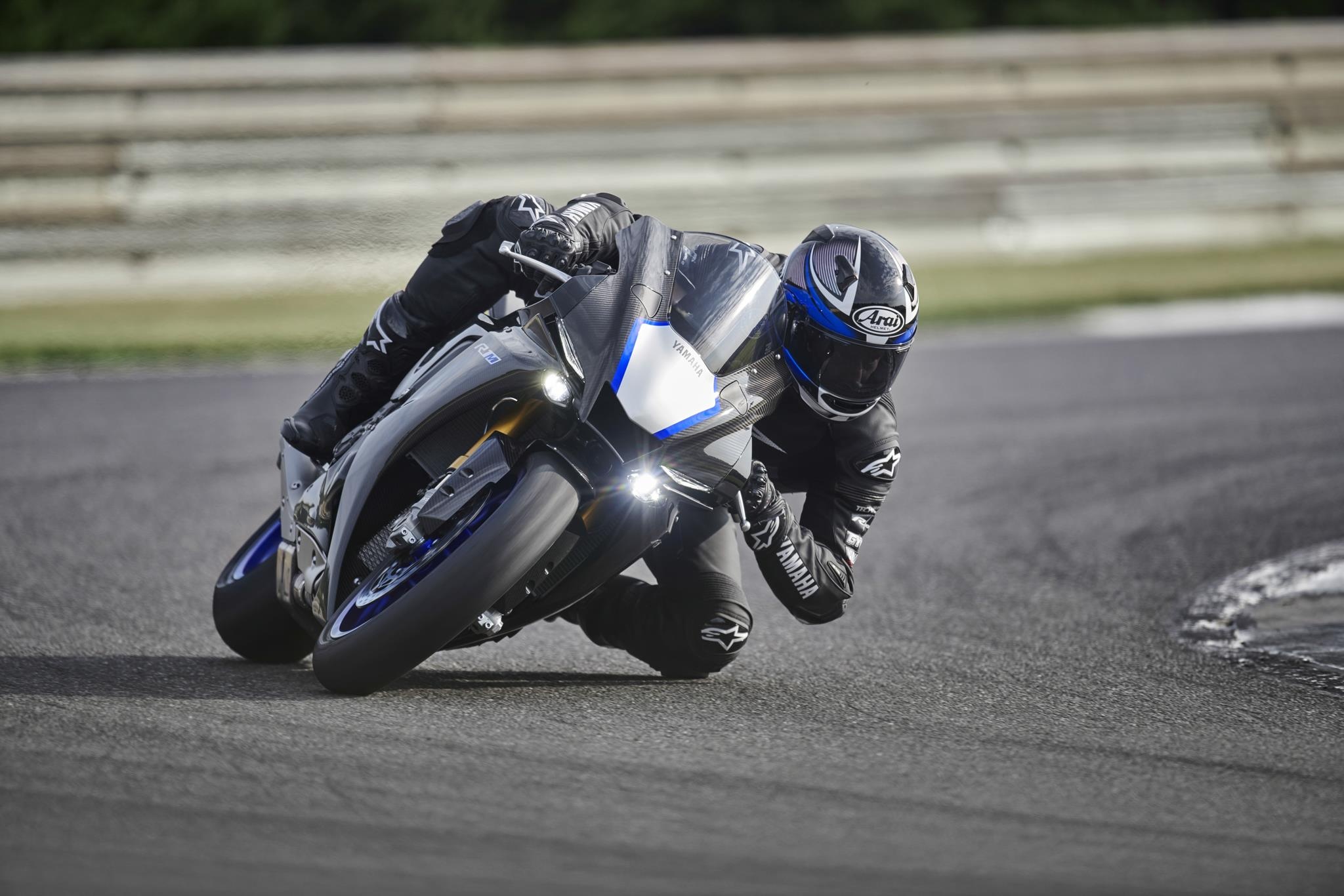 Yamaha YZF-R1 2020 chinh thuc lo dien, giong het R6 hinh anh