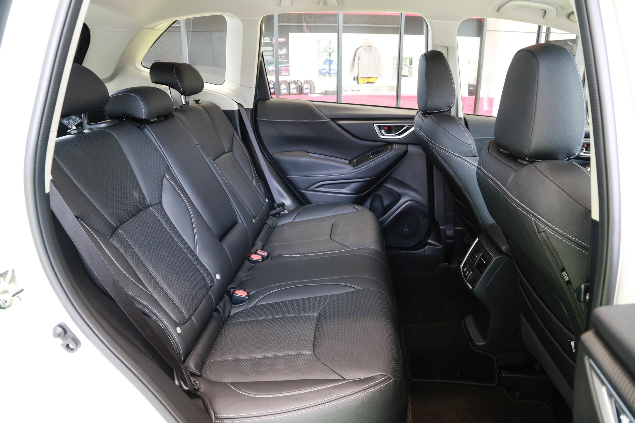 Subaru Forester ra mat tai VN anh 7