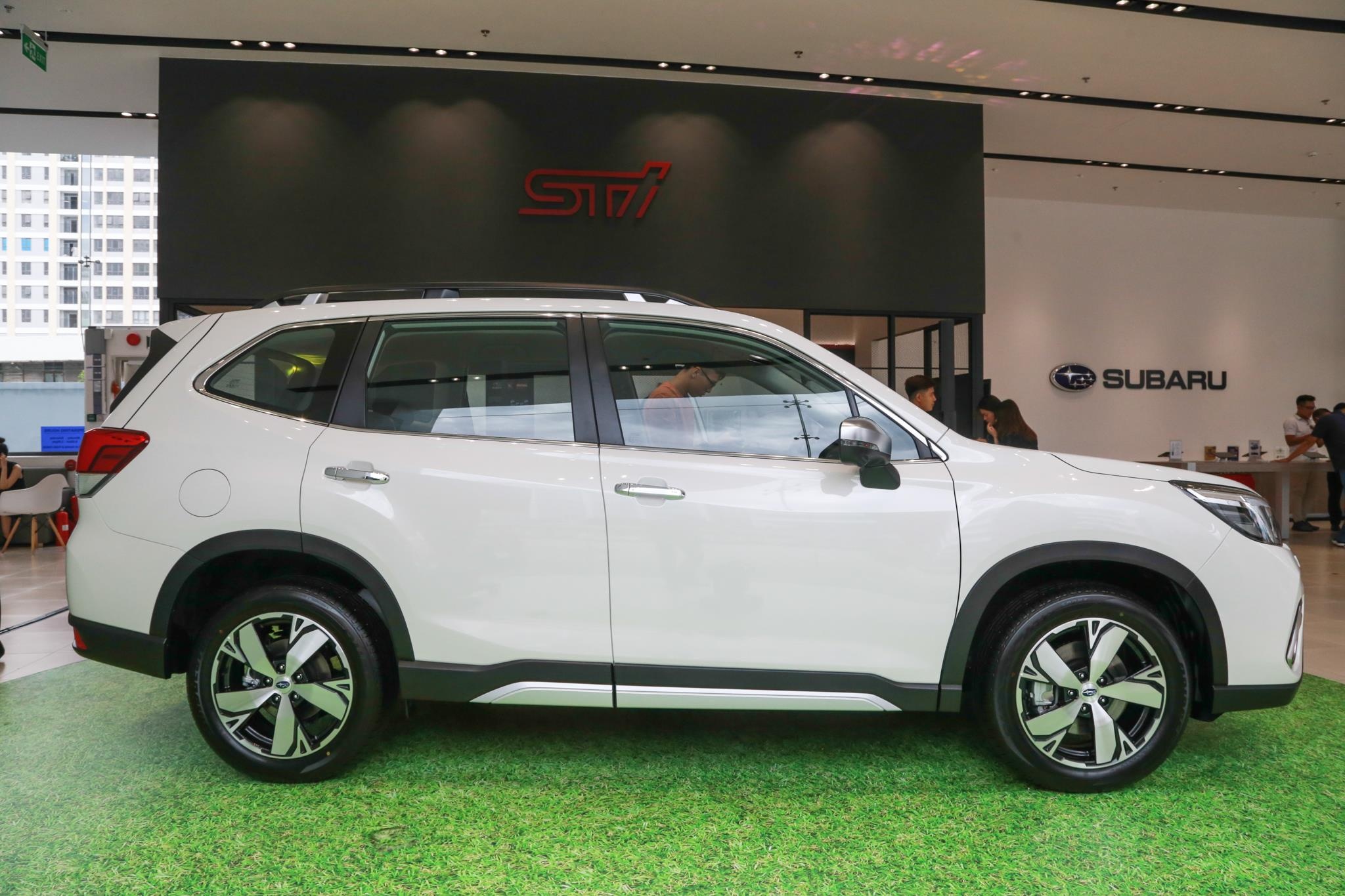 Subaru Forester ra mat tai VN anh 13