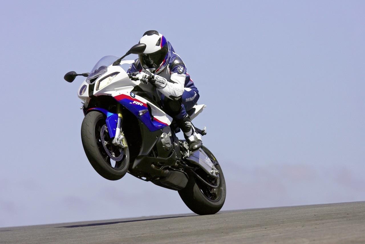 BMW S1000RR, Kawasaki H2 va nhung sieu moto mang tinh bieu tuong hinh anh