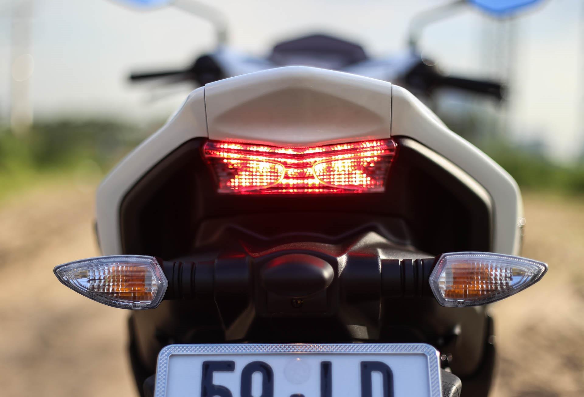 So sánh Honda ADV 150 và Yamaha NVX 155 ảnh 8 So sanh Honda ADV 150 va Yamaha NVX 155 anh 8