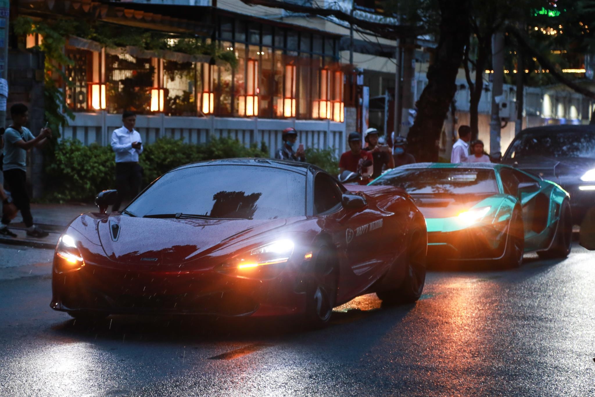 Dan sieu xe Car Passion tai xuat tai dam cuoi Cuong do la anh 1