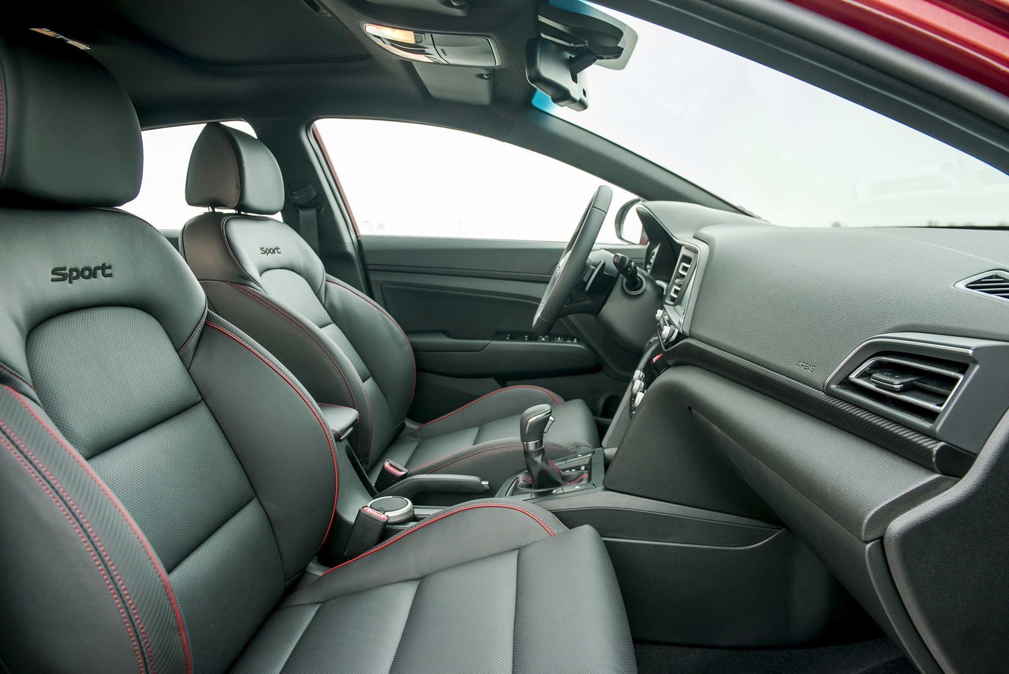 So sanh Honda Civic RS va Hyundai Elantra Sport anh 15