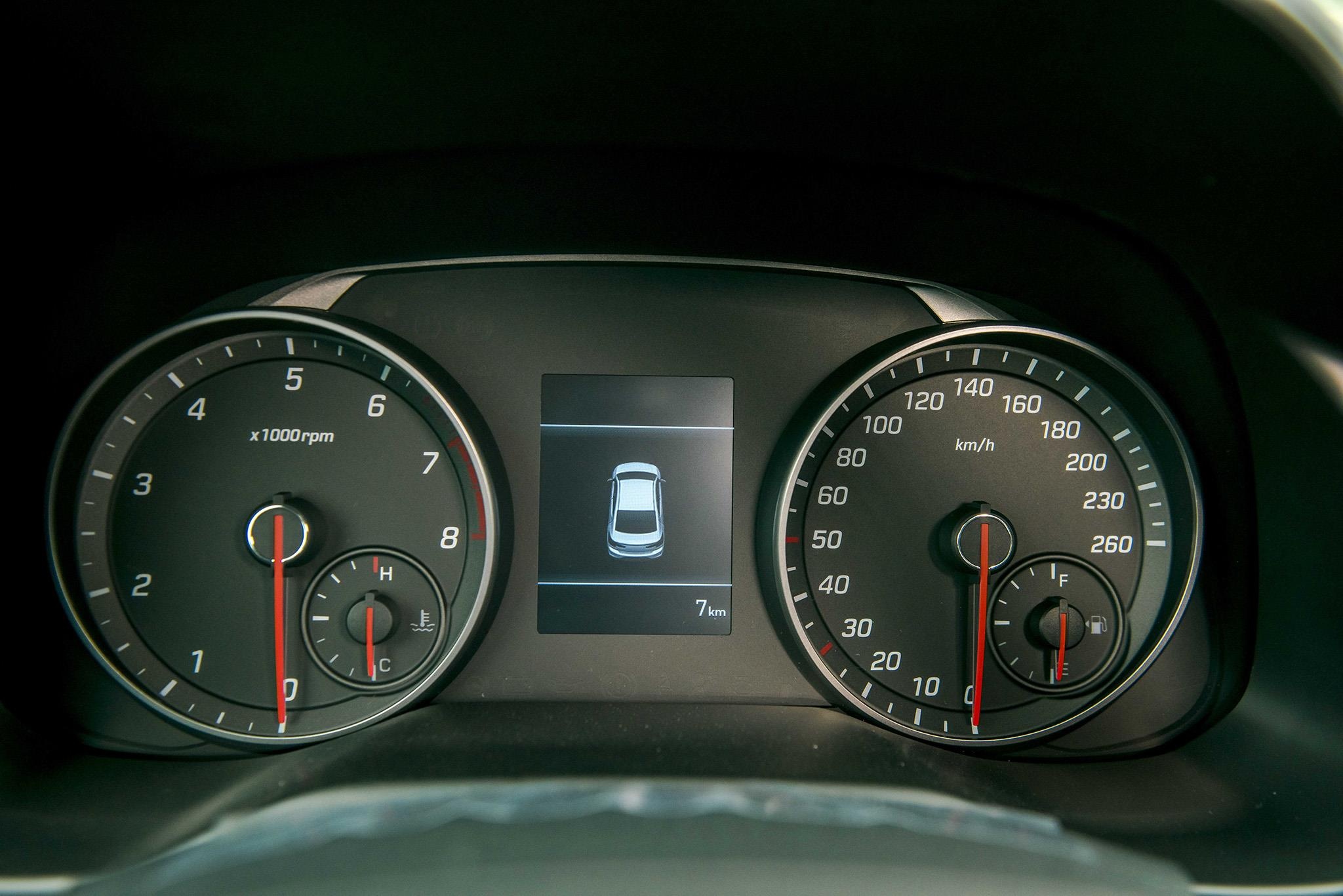 So sanh Honda Civic RS va Hyundai Elantra Sport anh 13