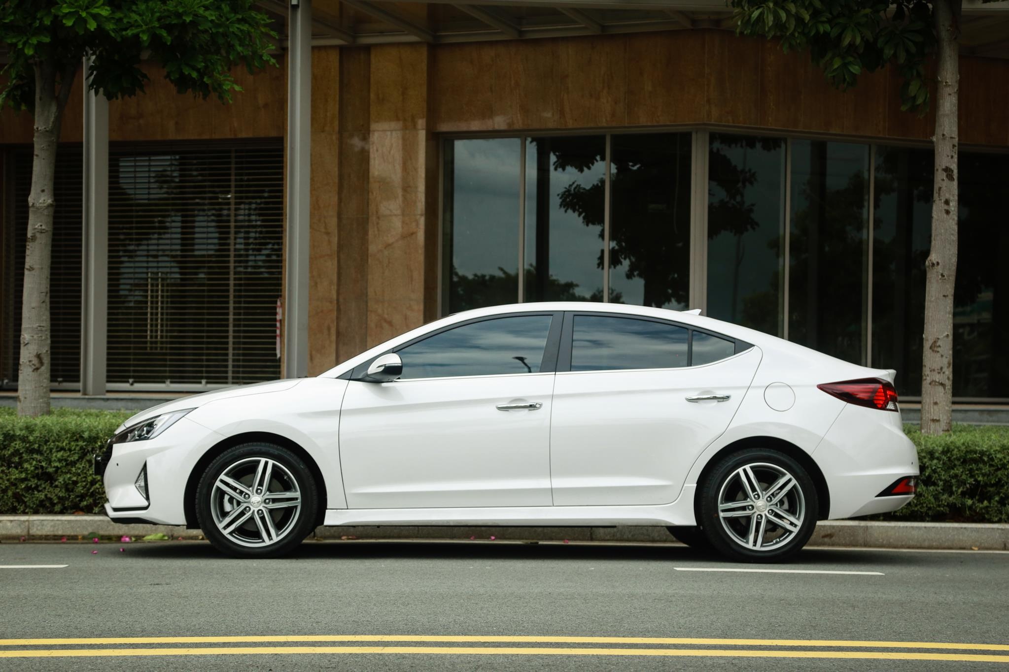 So sánh Honda Civic RS và Hyundai Elantra Sport ảnh 6 So sanh Honda Civic RS va Hyundai Elantra Sport anh 6