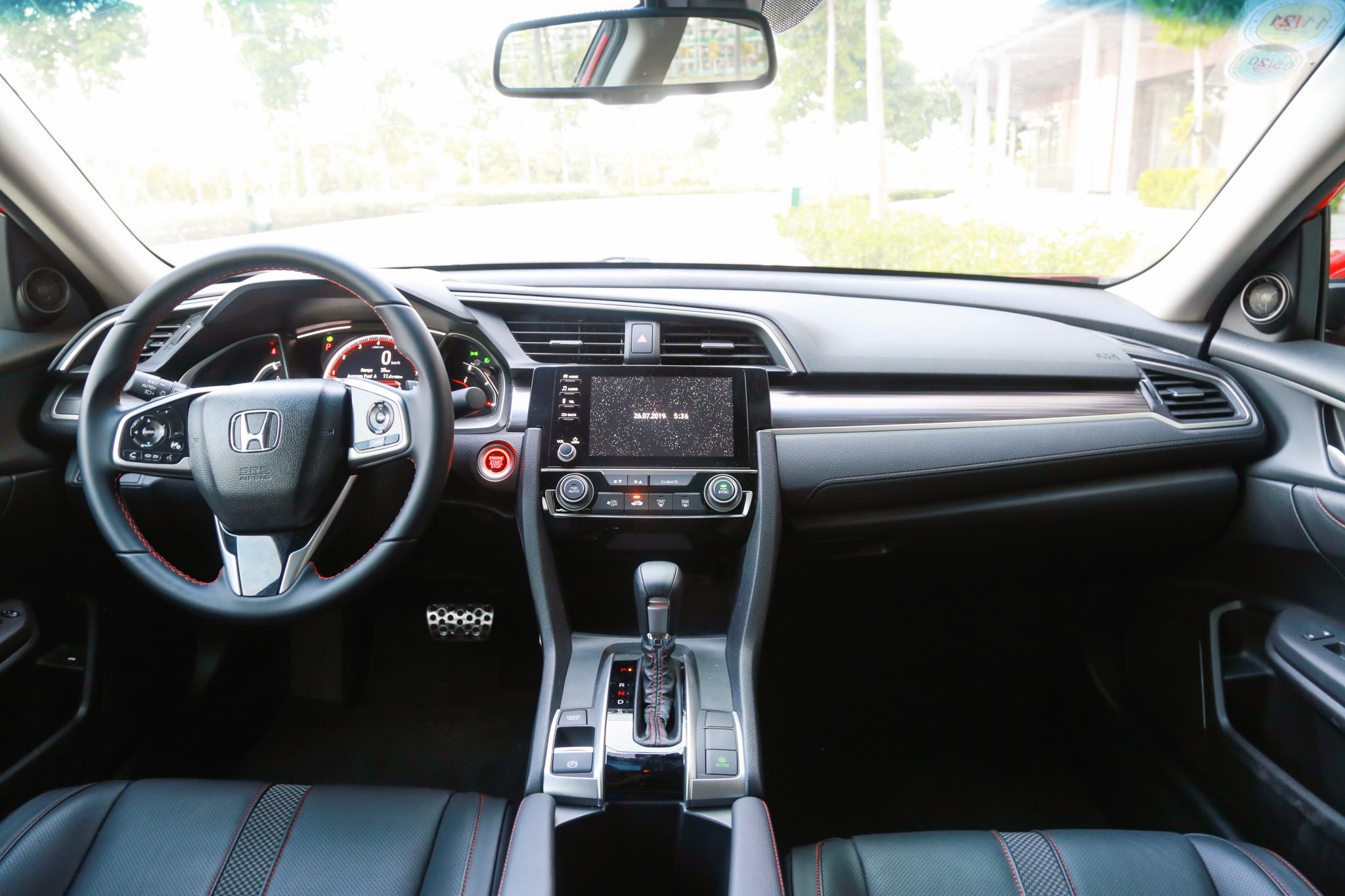 So sánh Honda Civic RS và Hyundai Elantra Sport ảnh 10 So sanh Honda Civic RS va Hyundai Elantra Sport anh 10