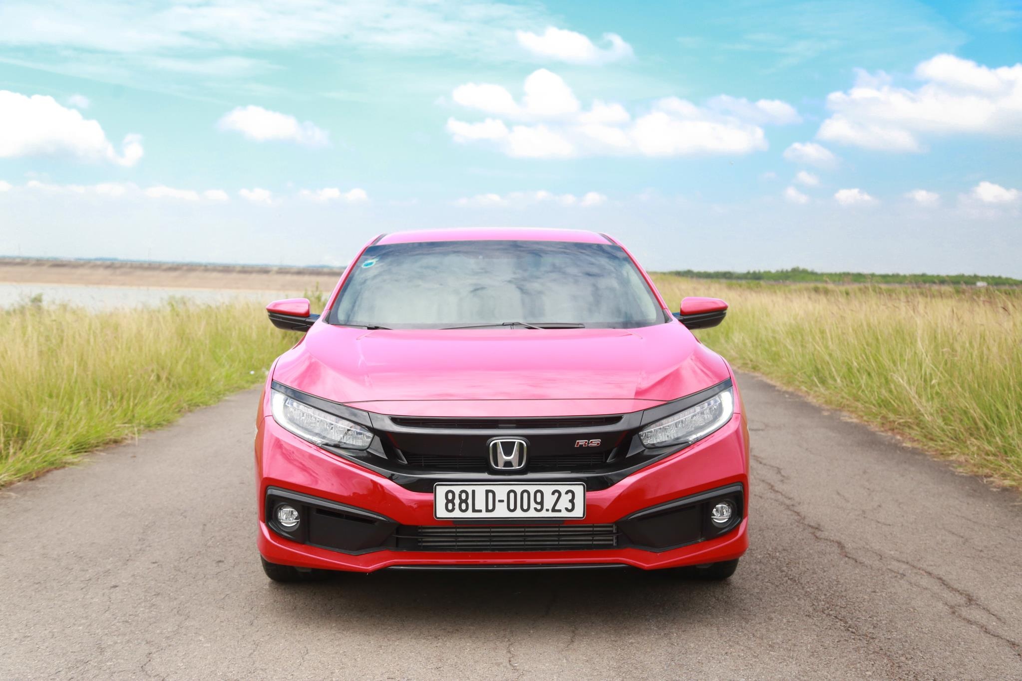 So sánh Honda Civic RS và Hyundai Elantra Sport ảnh 3 So sanh Honda Civic RS va Hyundai Elantra Sport anh 3