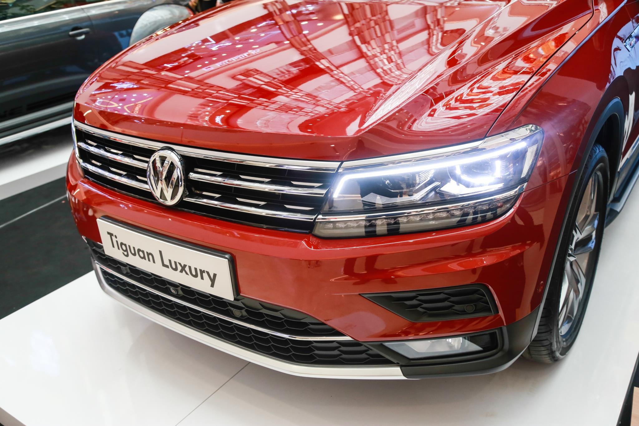 Volkswagen Tiguan Allspace Luxury ra mat anh 3