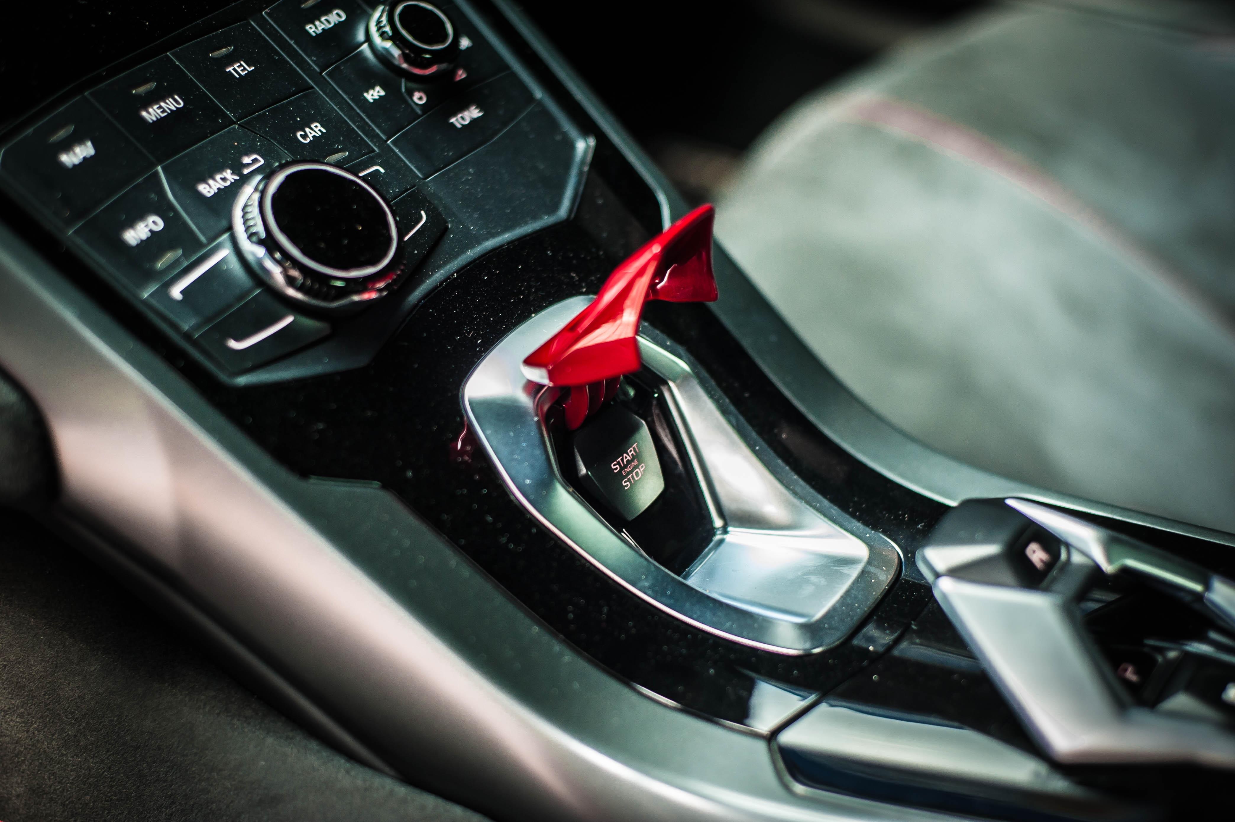 Chi tiet Lamborghini Huracan LP 580-2 chinh hang dau tien o VN anh 9