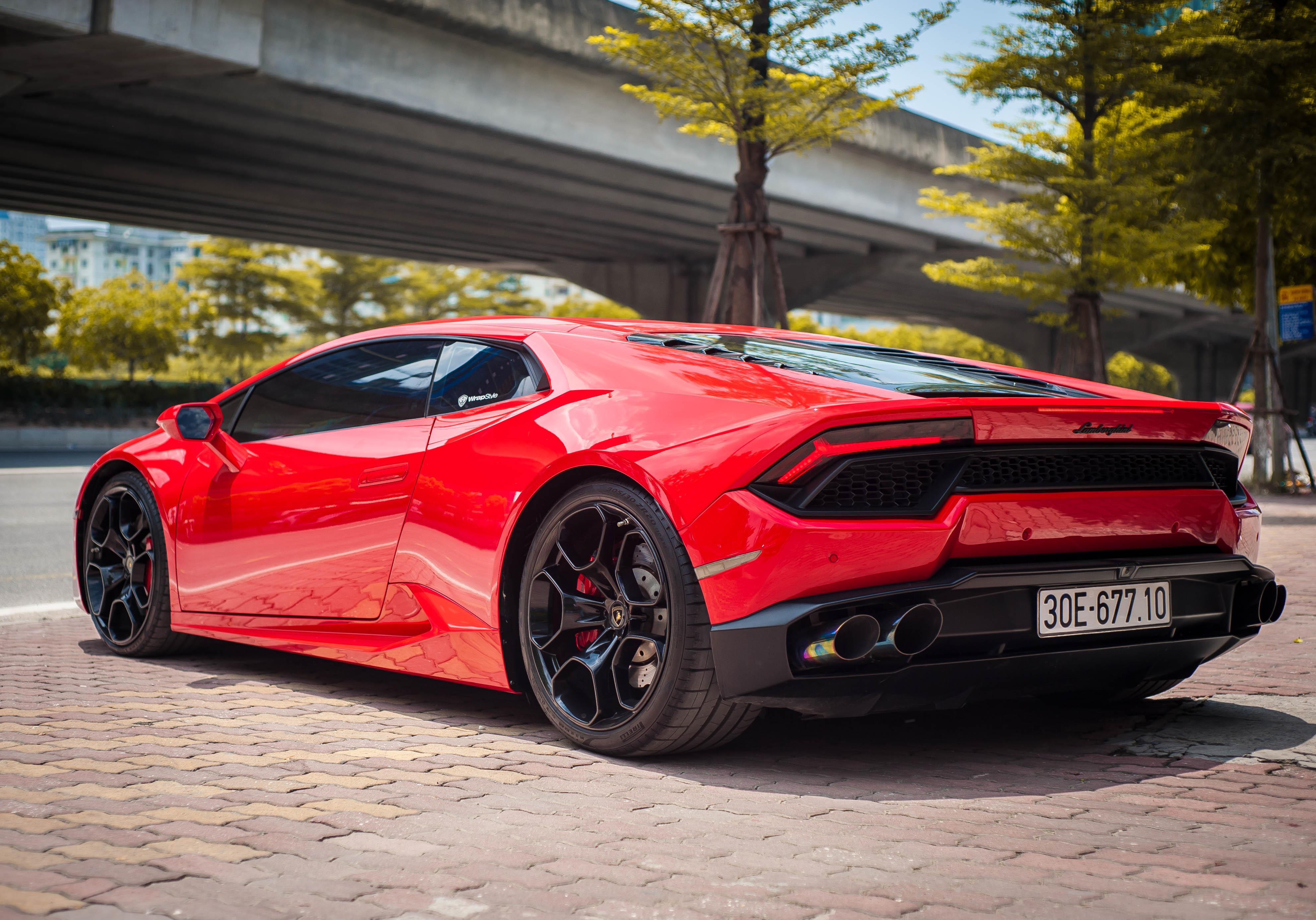 Chi tiet Lamborghini Huracan LP 580-2 chinh hang dau tien o VN anh 4