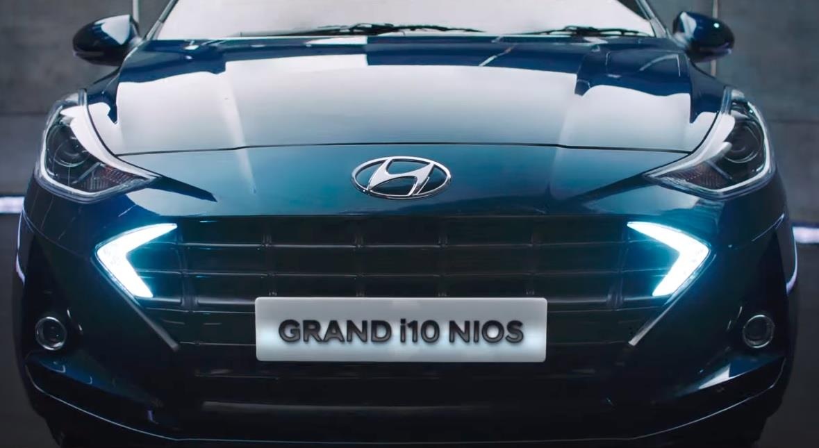 Hyundai Grand i10 ban cao cap nhat lo dien hinh anh
