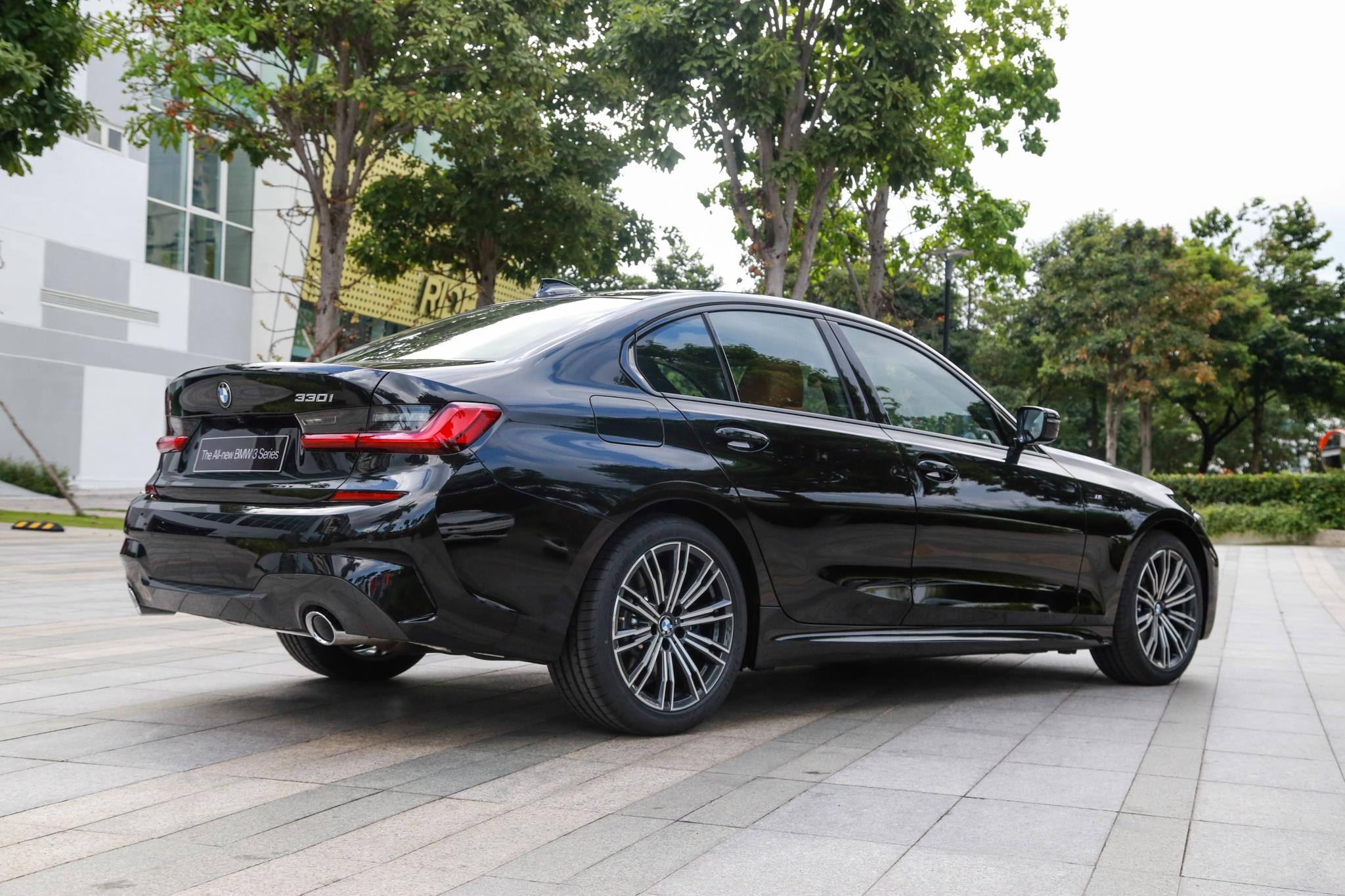 Chi tiet BMW 330i M Sport gia 2, 38 ty tai VN anh 12