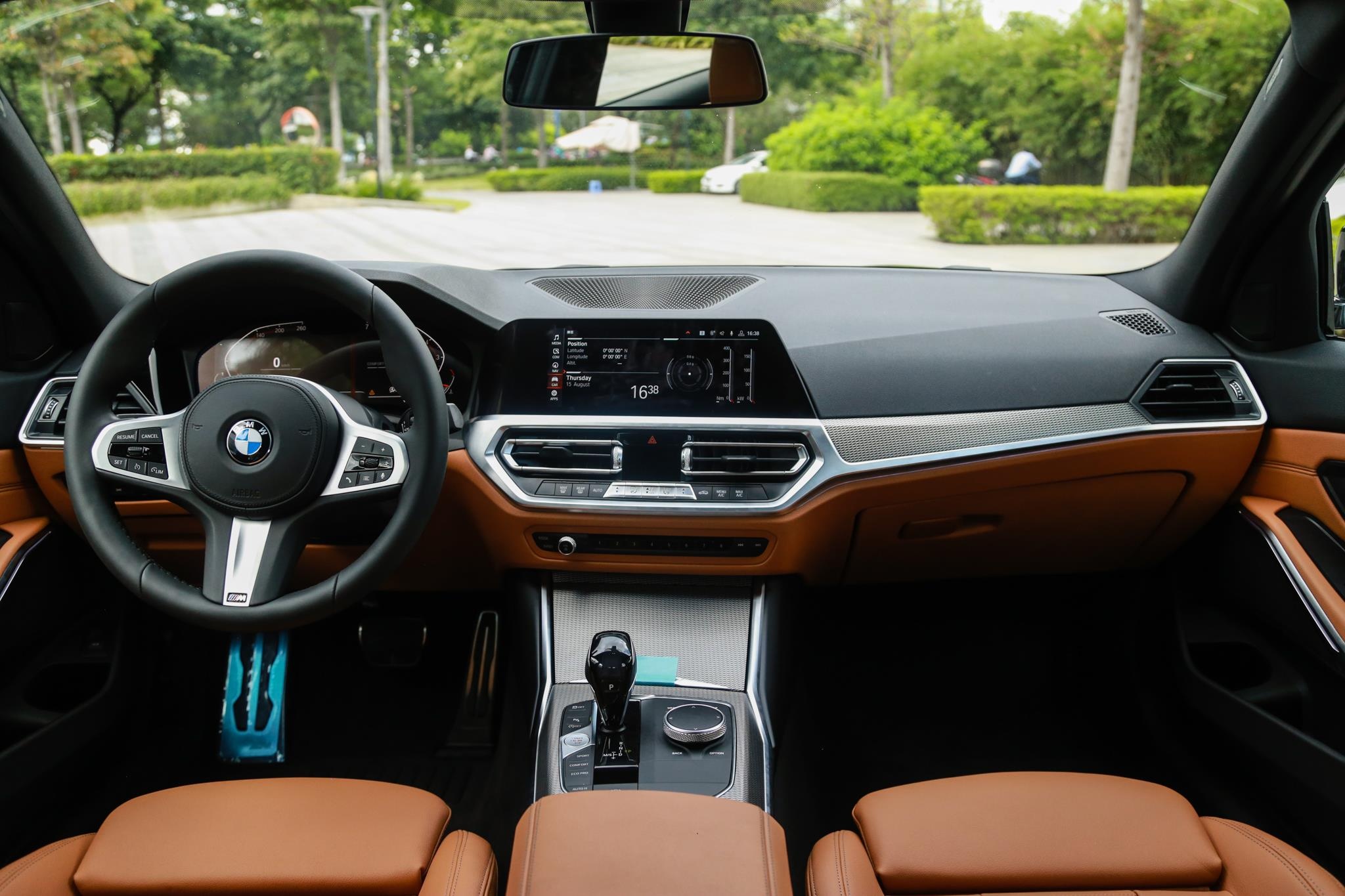 Chi tiet BMW 330i M Sport gia 2, 38 ty tai VN anh 6