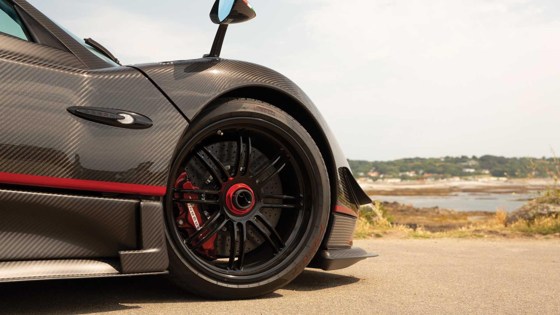 Pagani Zonda dau tien duoc ban dau gia anh 6