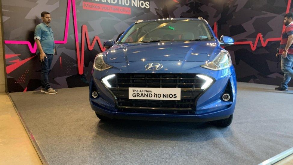 Hyundai Grand i10 moi khac gi so voi phien ban dang ban o VN? hinh anh