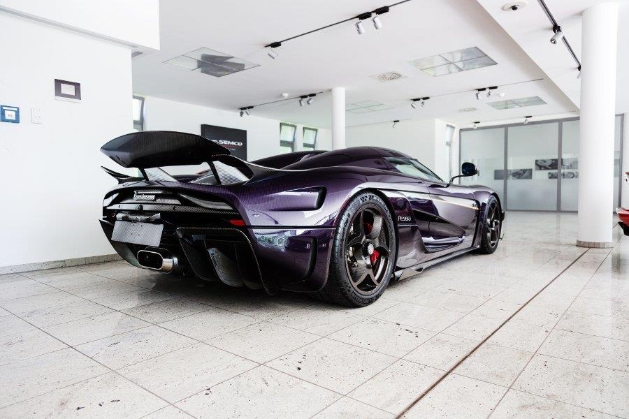 Siêu xe Koenigsegg Regera phủ sợi carbon tím ảnh 2 Sieu xe Koenigsegg Regera phu soi carbon tim anh 2