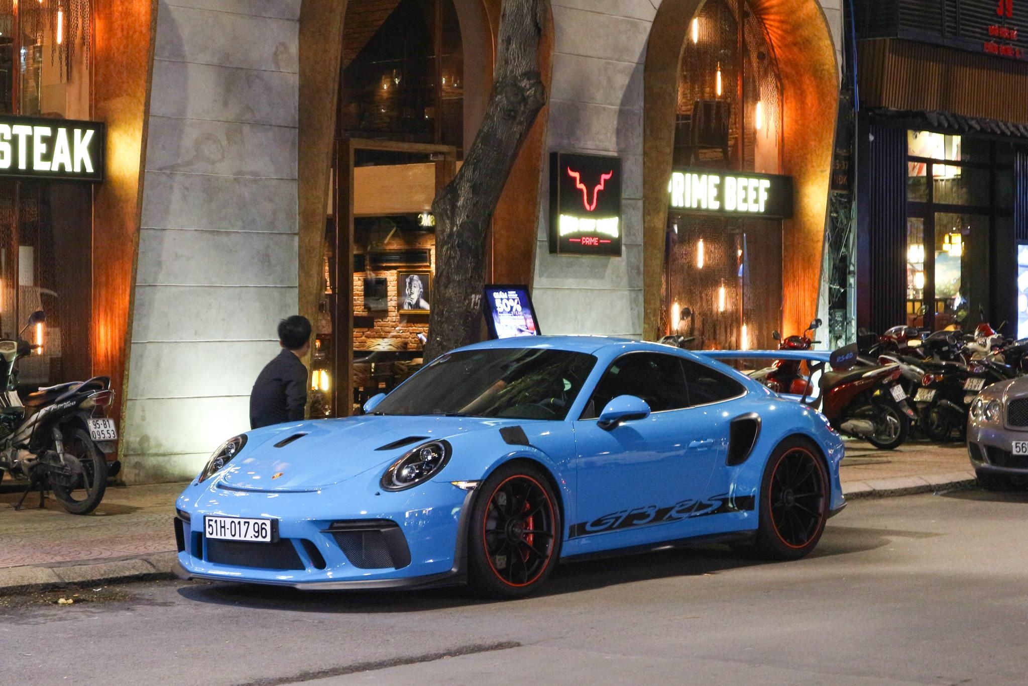 Bo doi Porsche 911 GT3 RS mau doc xuong pho anh 7