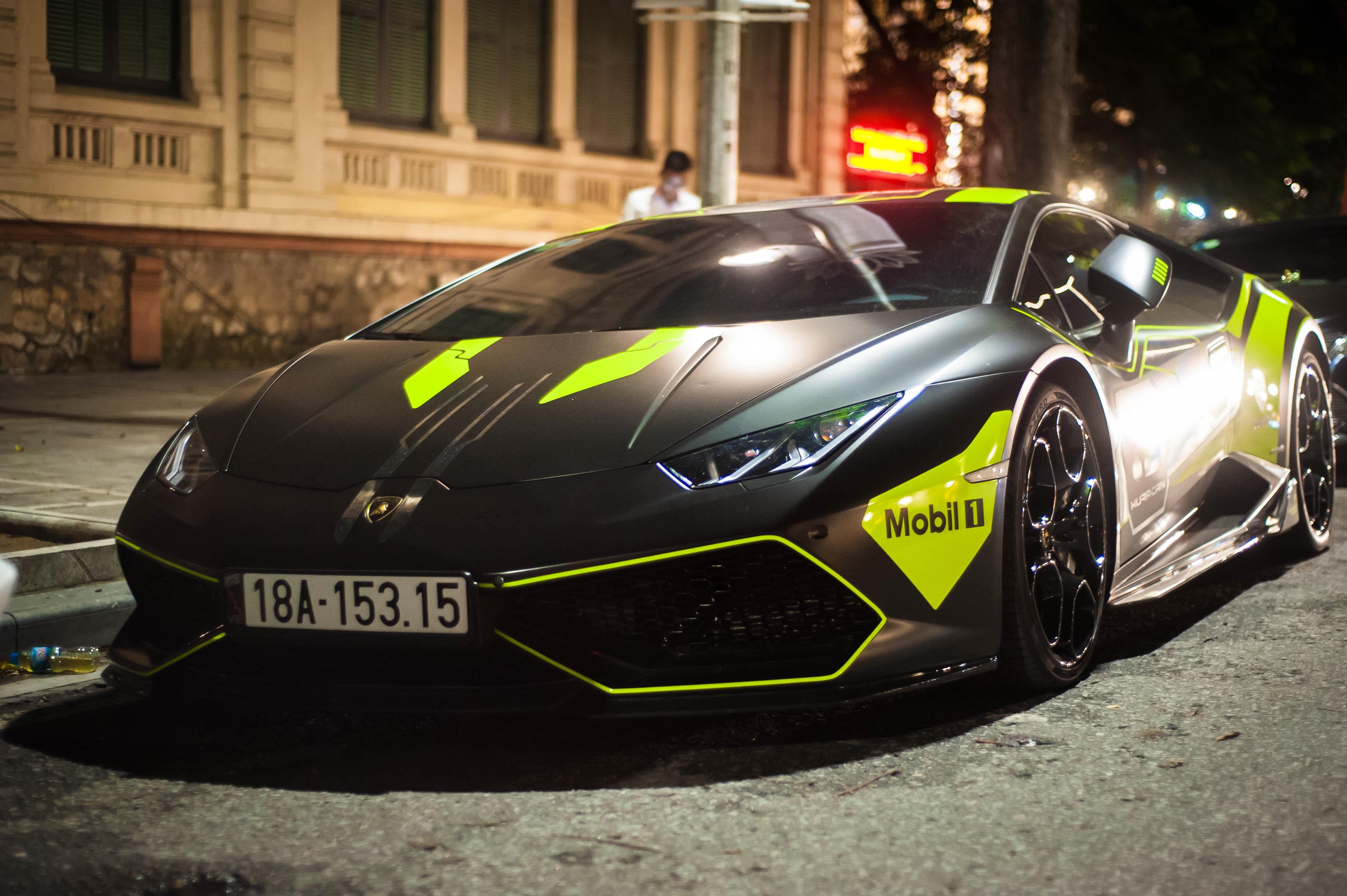 Lamborghini Huracan cua dai gia Nam Dinh thay ao moi anh 1