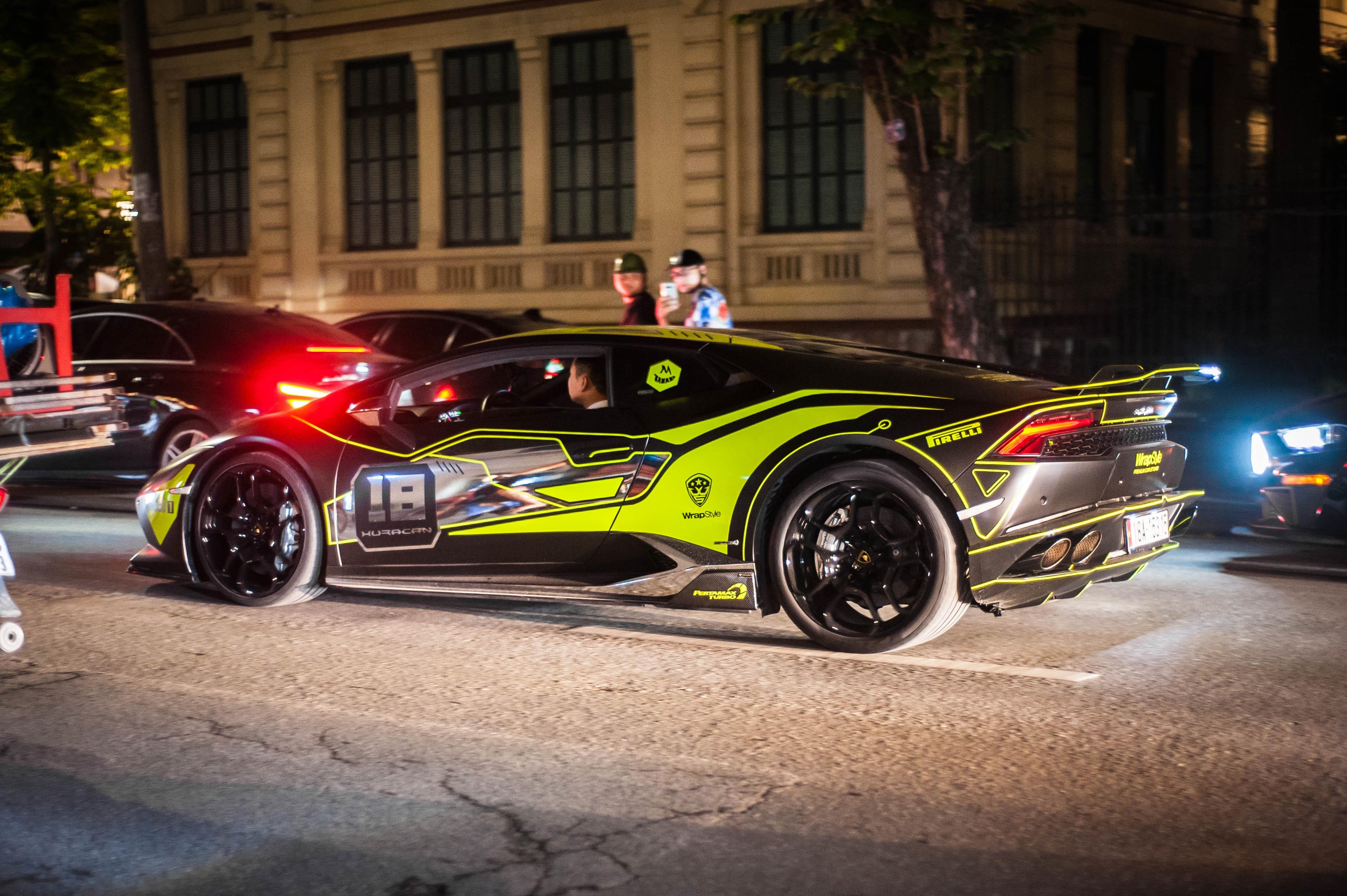 Lamborghini Huracan cua dai gia Nam Dinh thay ao moi anh 8