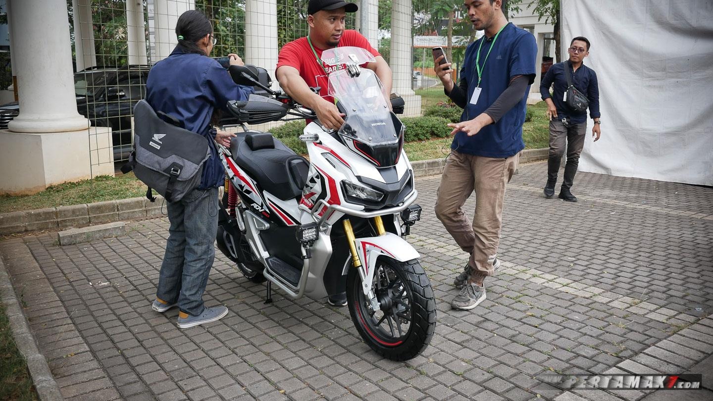 Chiem nguong ban do Honda ADV 150 anh 7