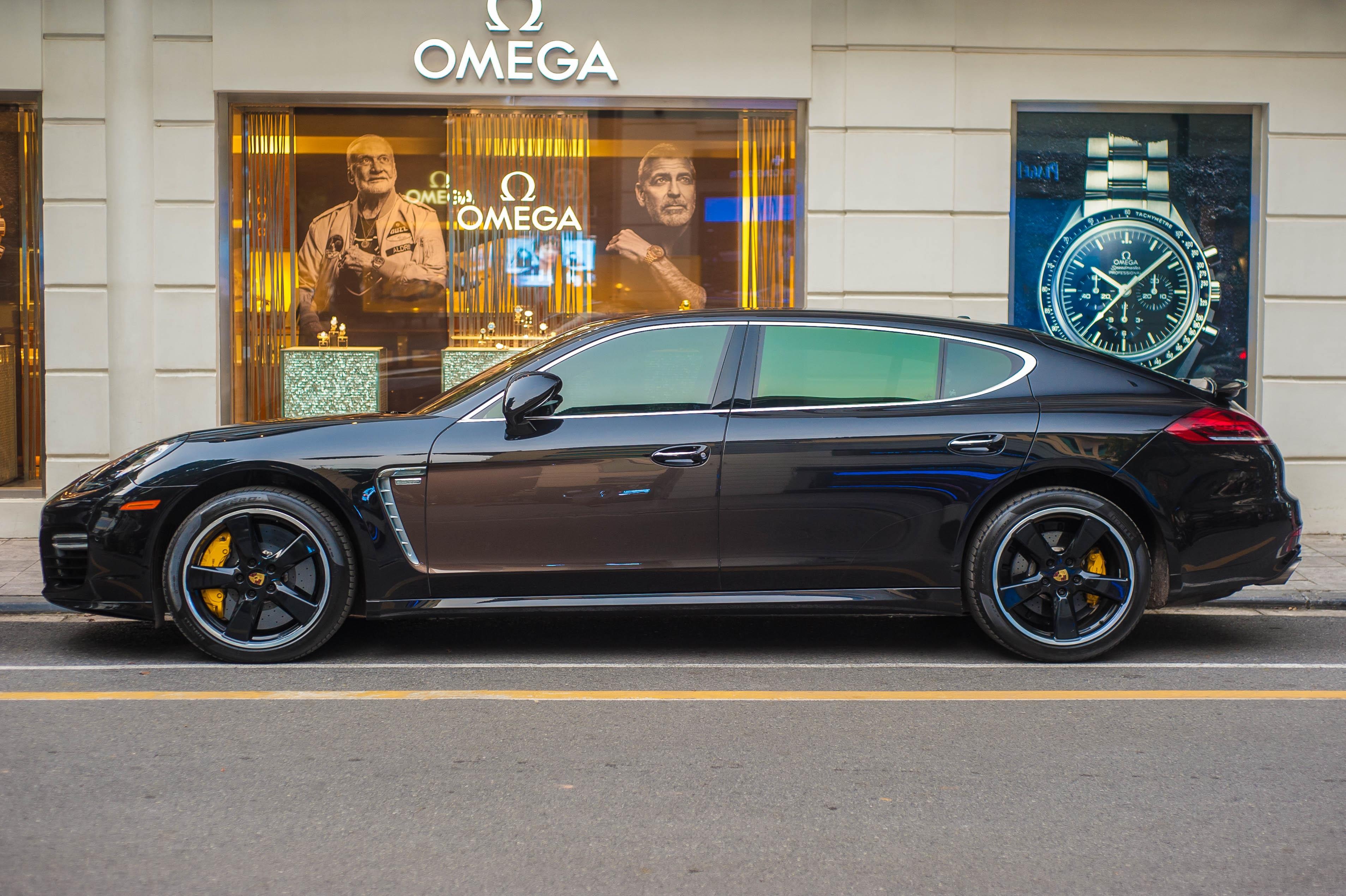 Chiem nguong Porsche Panamera Turbo S Exclusive hang hiem o Ha Noi hinh anh