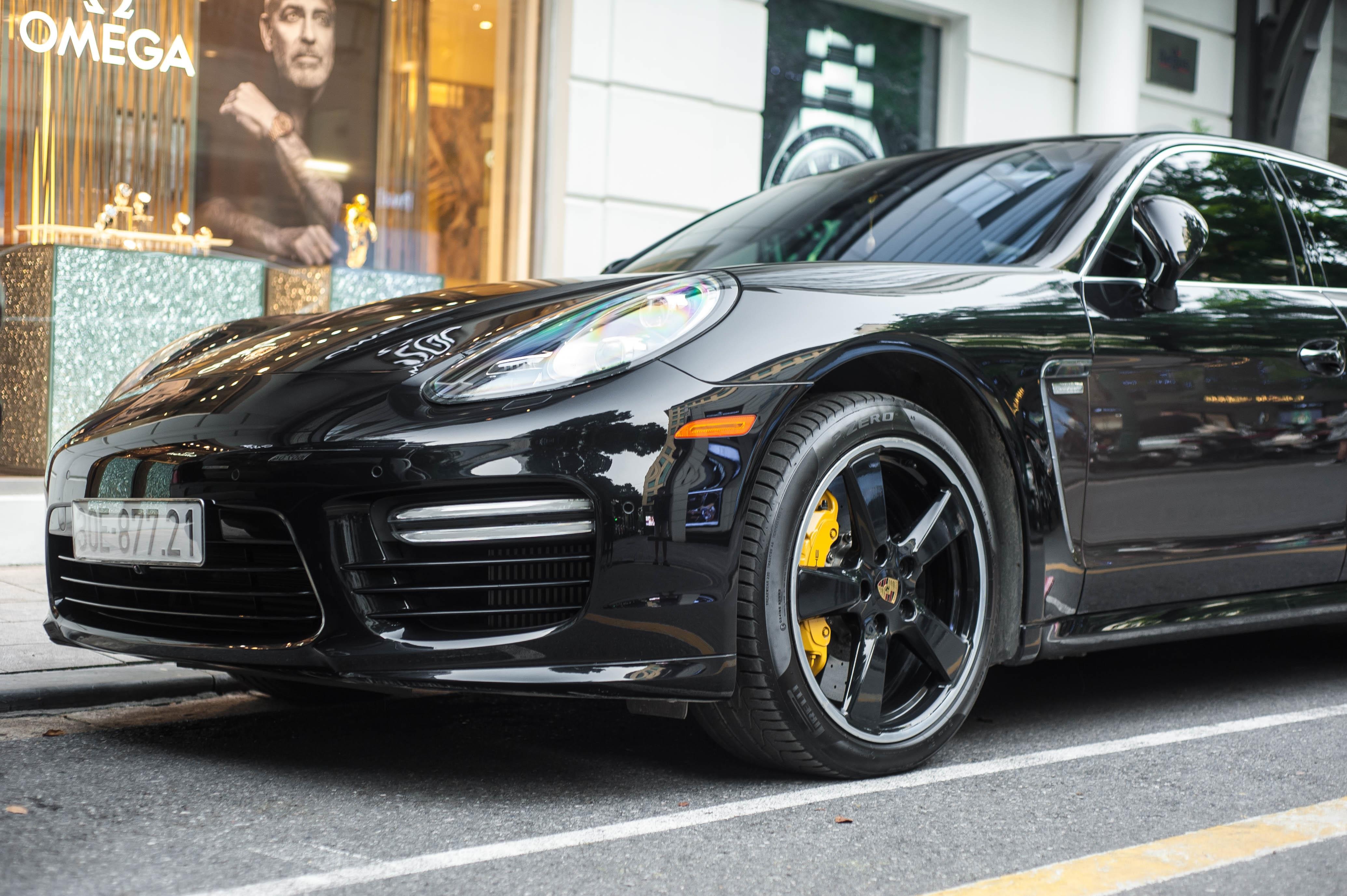 Porsche Panamera Turbo S Exclusive hang hiem anh 2