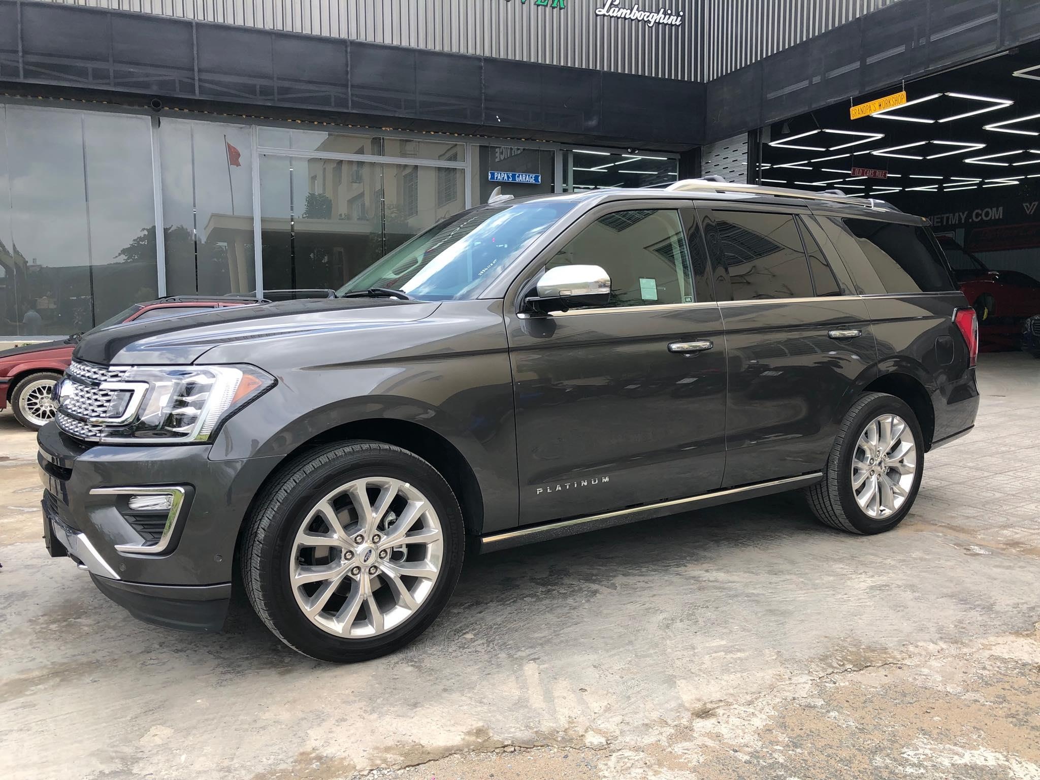 SUV 'khung long' Ford Expedition the he moi dau tien cap ben VN hinh anh