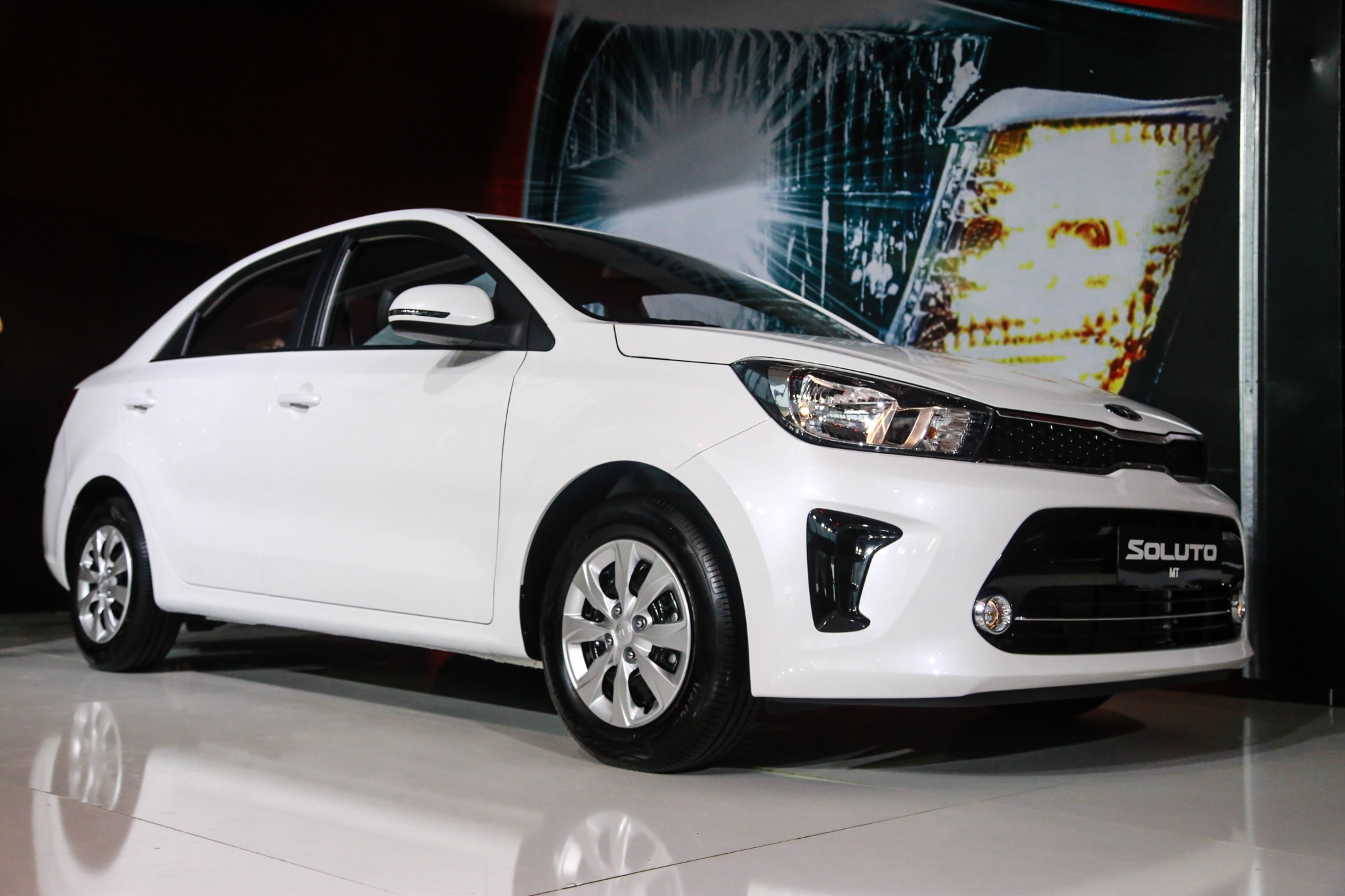 kia soluto xe gia re anh 5