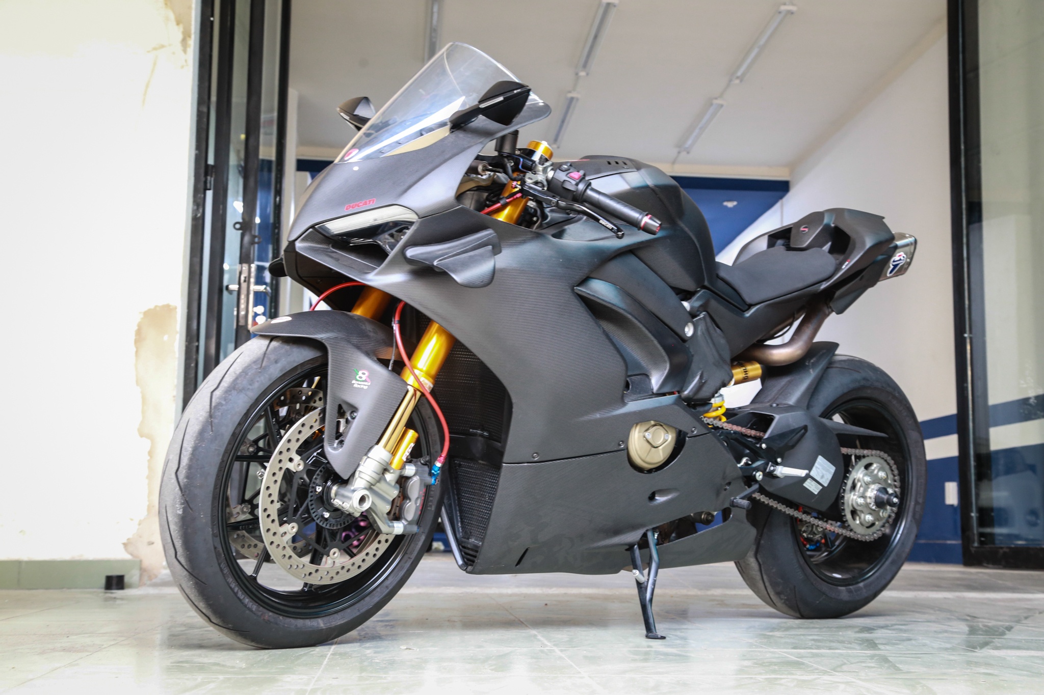 Bo 800 trieu lot xac Ducati V4 thanh V4 R anh 10