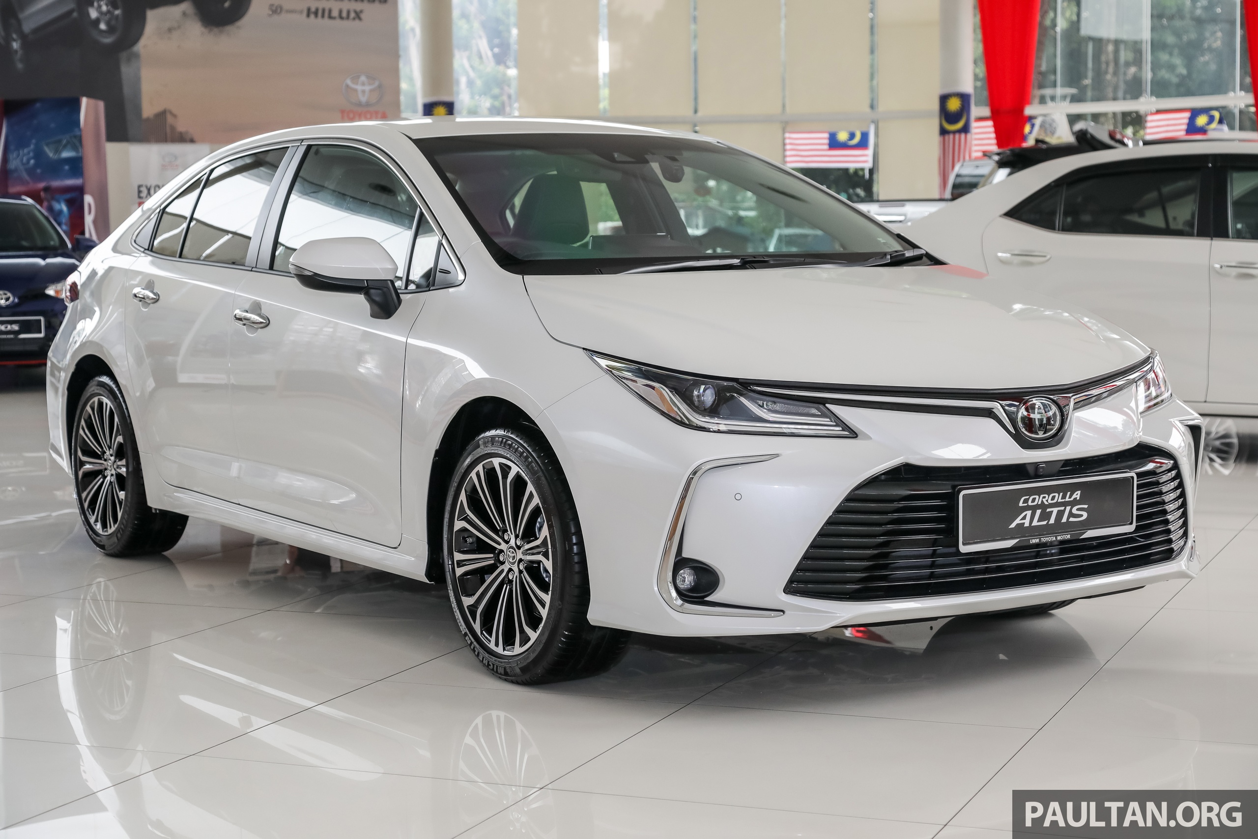 Can canh Toyota Corolla Altis 1.8G 2020 nhieu kha nang ve VN hinh anh
